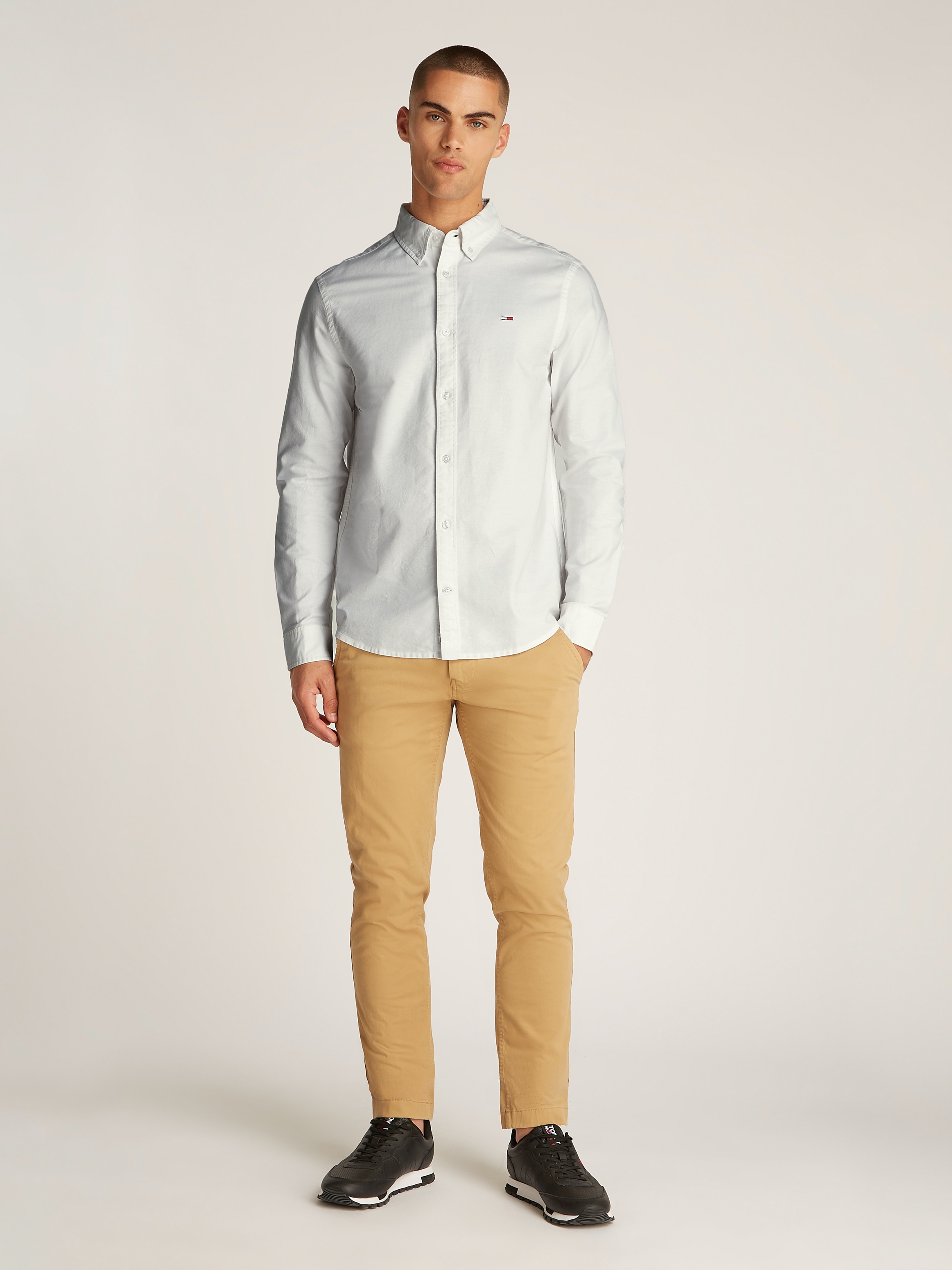 Tommy Jeans Langarmhemd »TJM REG OXFORD SHIRT EXT«, mit Logostickerei