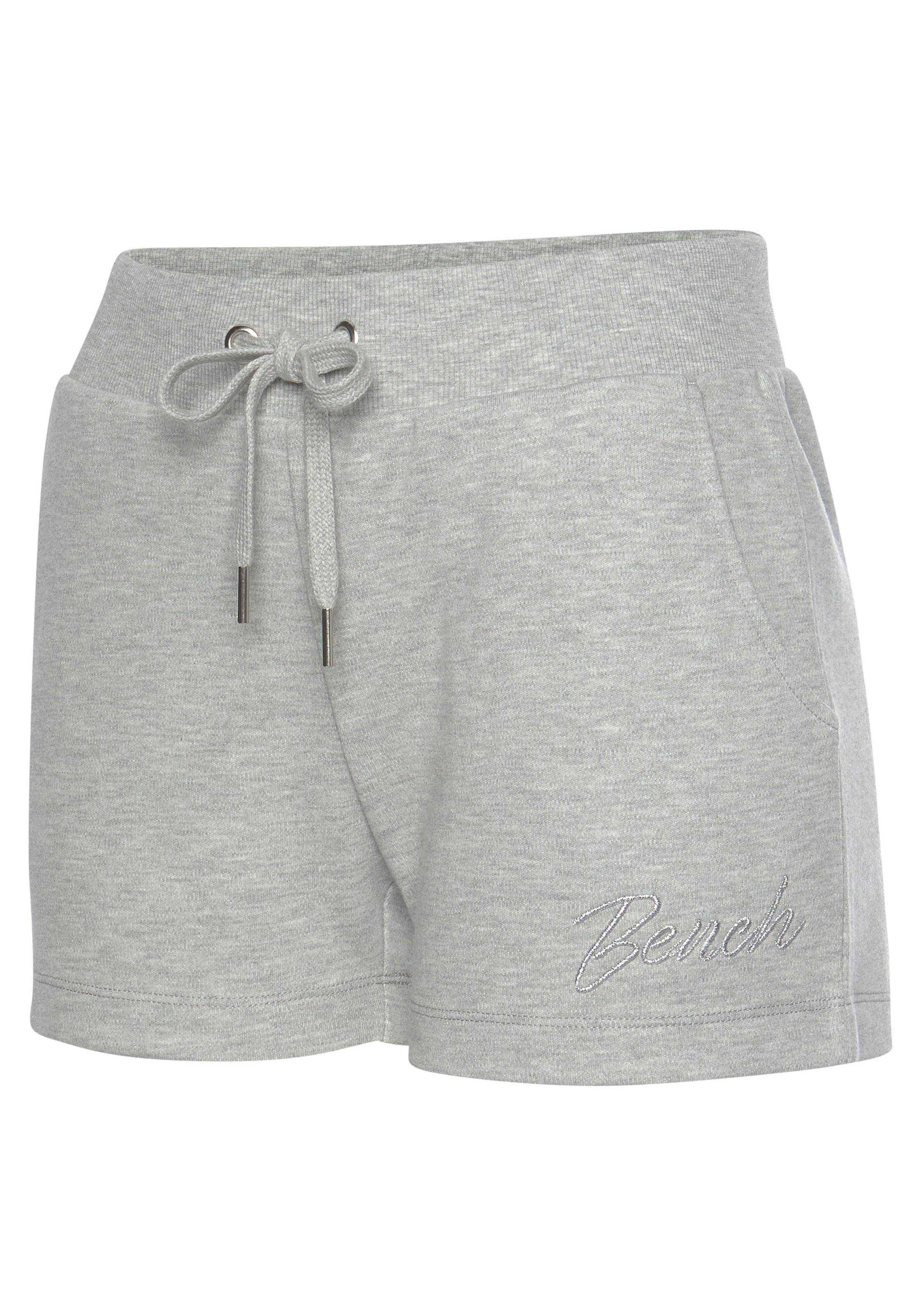 Bench. Loungewear Relaxshorts, mit kleiner glänzenden Logostickerei, Loungeanzug