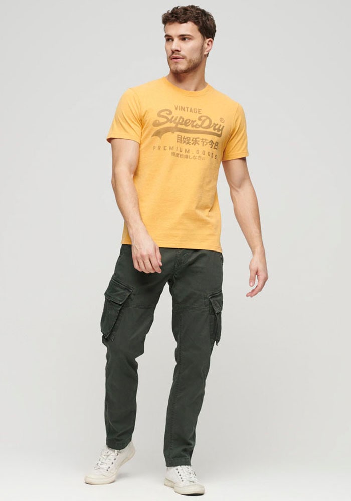 Superdry T-Shirt »Basic Shirt CLASSIC VL HERITAGE T SHIRT mit Logodruck«, (Klassische Passform mit Rundhalsausschnitt), aus pflegeleichter Baumwolle für ein angenehmes Tragegefühl