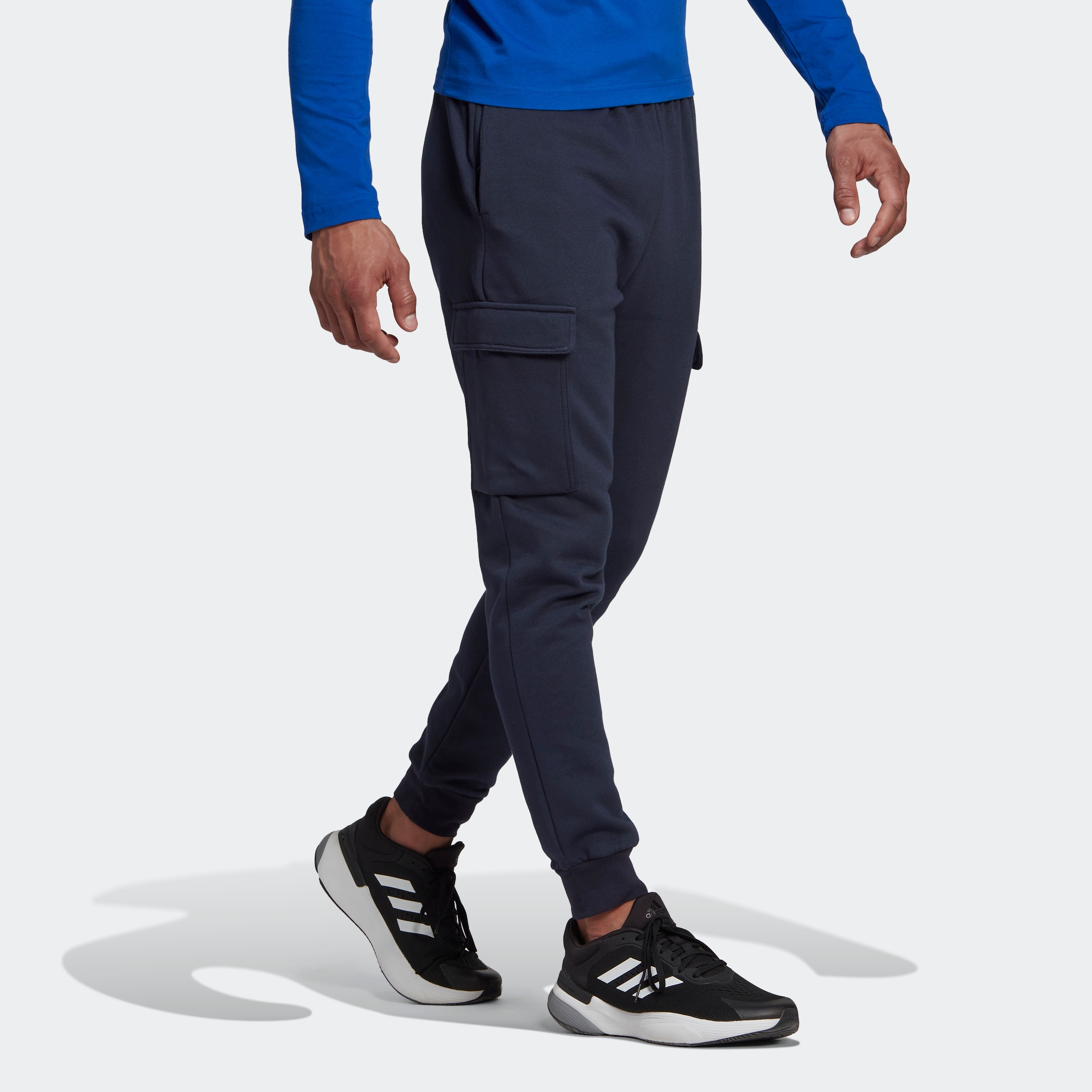 adidas Sportswear Sporthose »ESSENTIALS FLEECE REGULAR TAPERED CARGOHOSE«, (1  tlg.) online shoppen | Jelmoli-Versand | Turnhosen