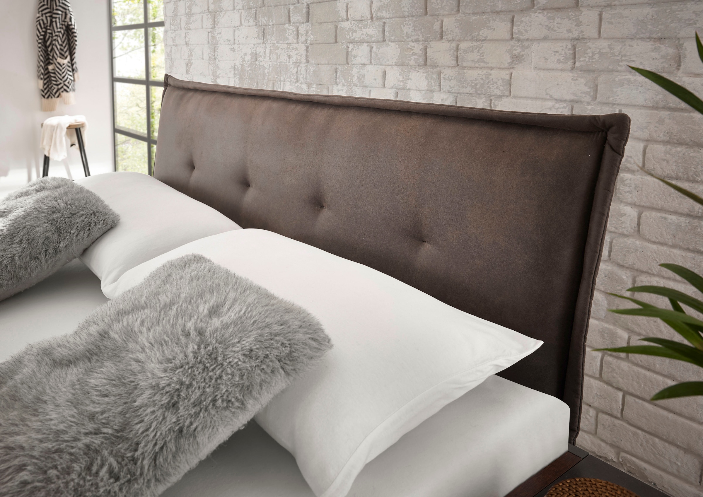 Home affaire Einzelbett »BROOKLYN Bett im Industrial Design, Bettgestell, Bettrahmen«, Gepolstertes Kopfteil, Liegefläche 140 x 200 cm
