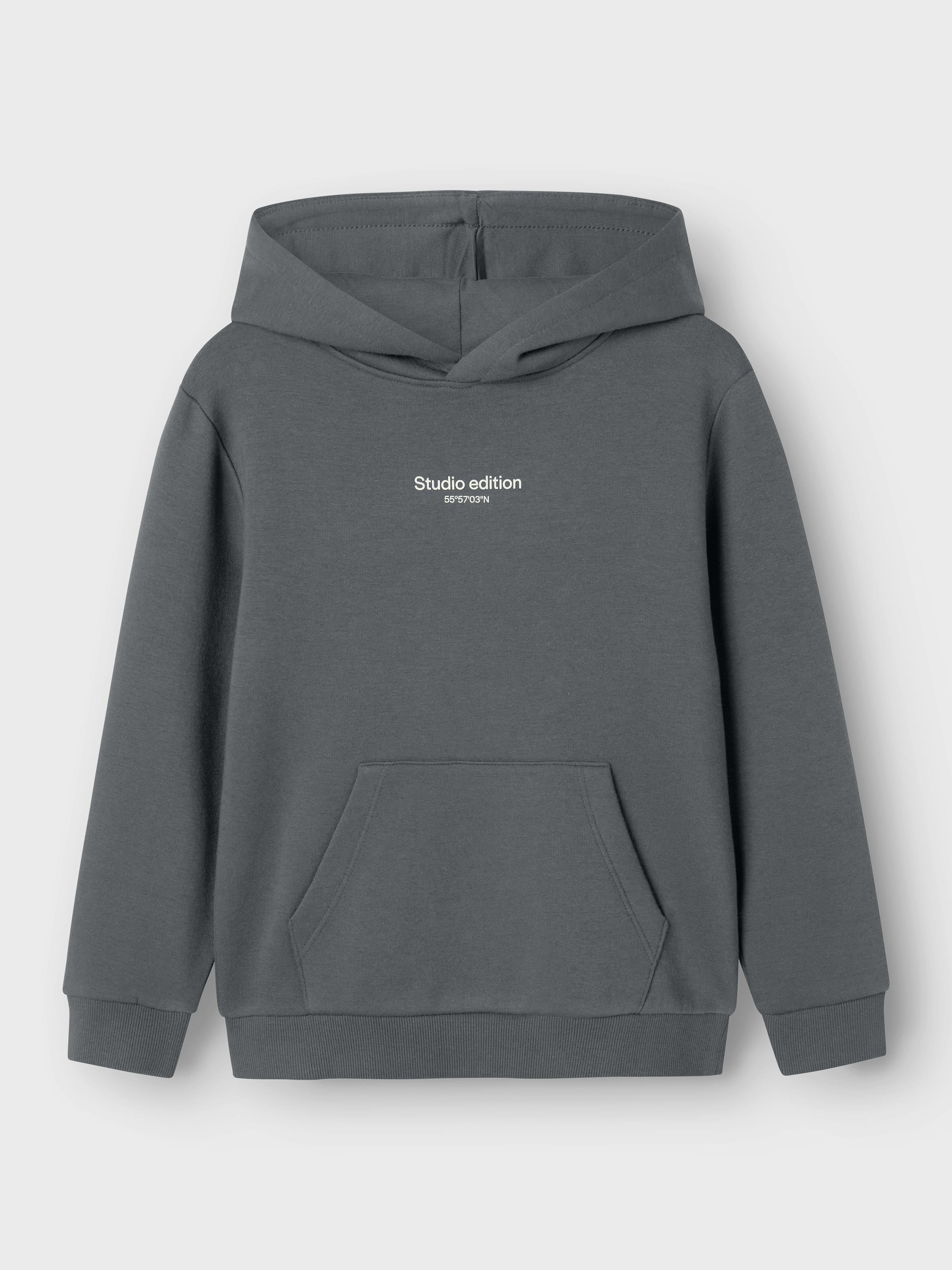 Name It Kapuzensweatshirt »NKMBRODY LS NREG SWEAT WH BRU NOOS«, mit kleinem Logoprint