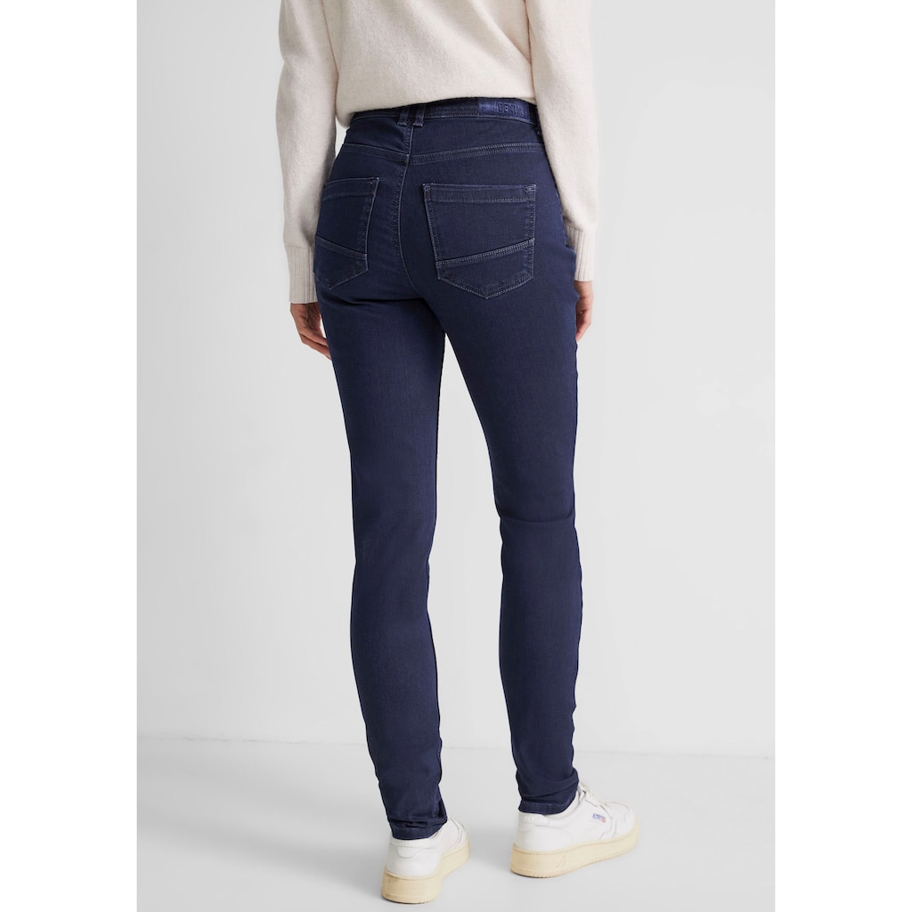 STREET ONE Slim-fit-Jeans, im Fünf-Pocket-Stil
