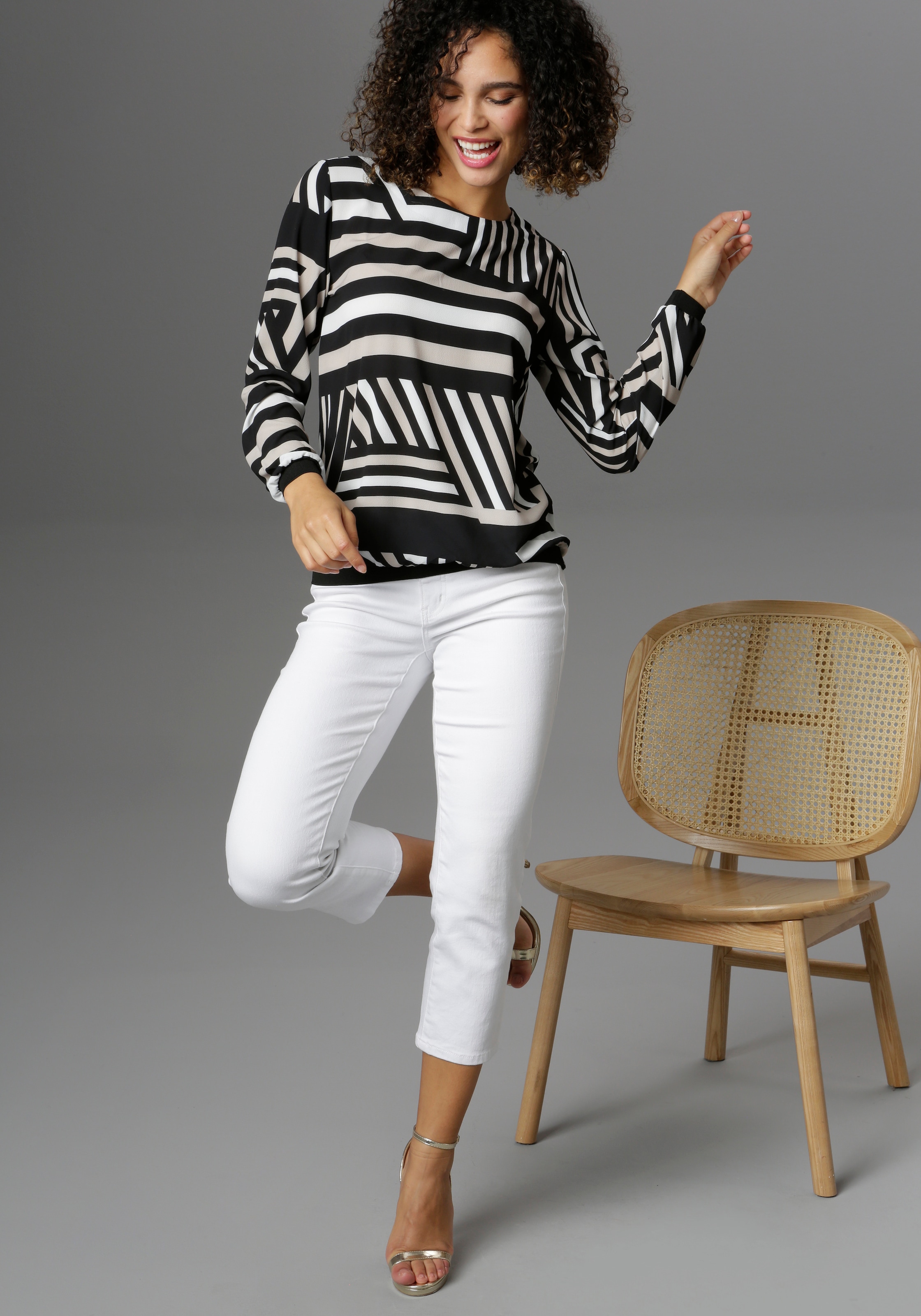 mit Jelmoli-Versand Aniston bei Schweiz Muster grafischem online SELECTED Shirtbluse, kaufen