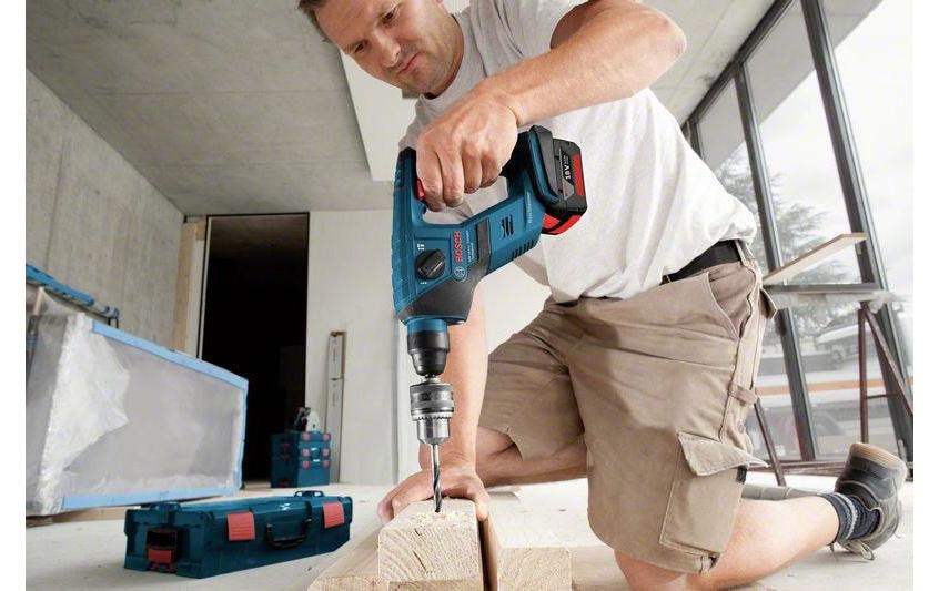 Bosch Professional Akku-Bohrhammer »GBH 18V-LI Compact Solo«