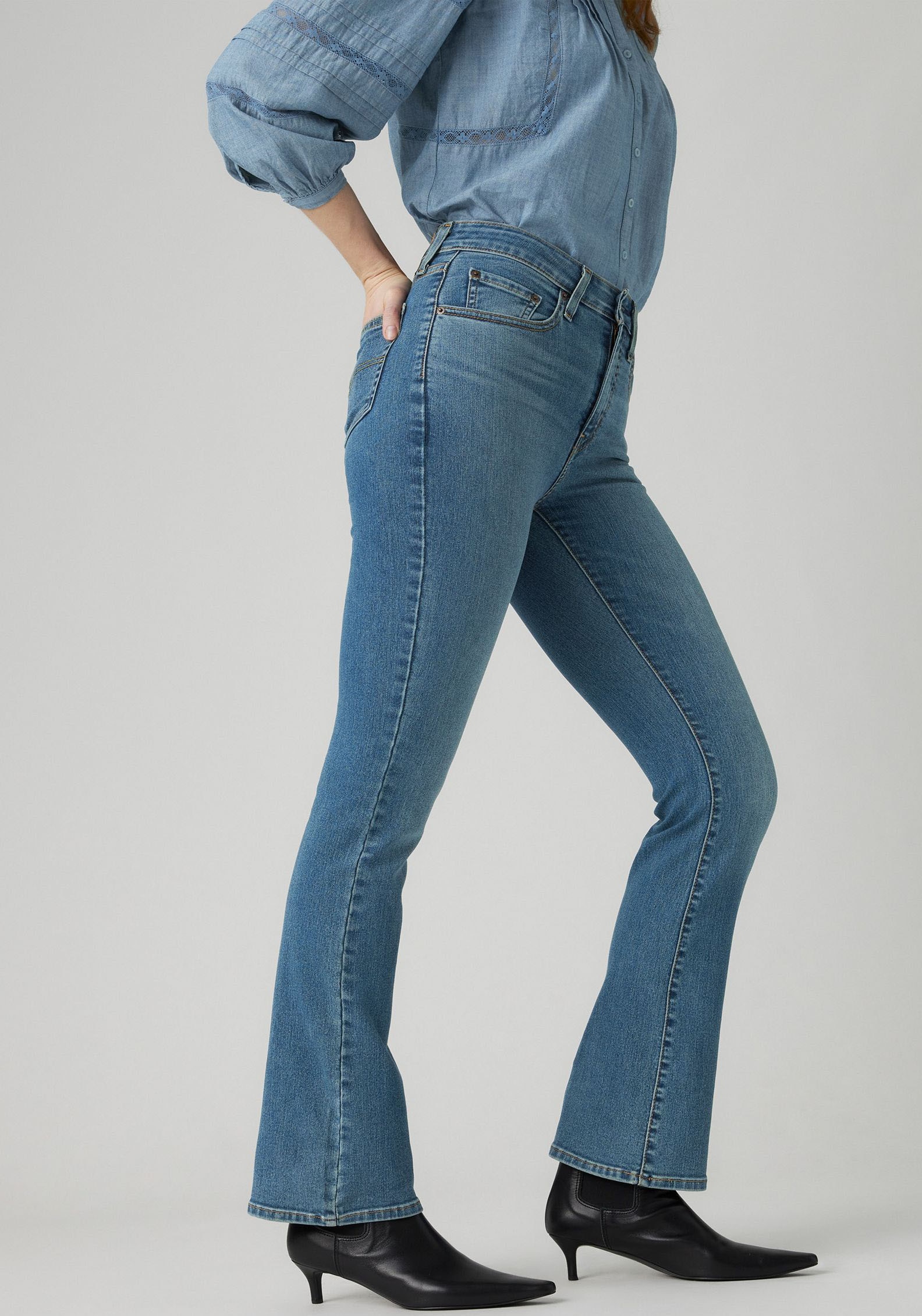 Levi's® Bootcut-Jeans »725 HIGH RISE BOOTCUT«