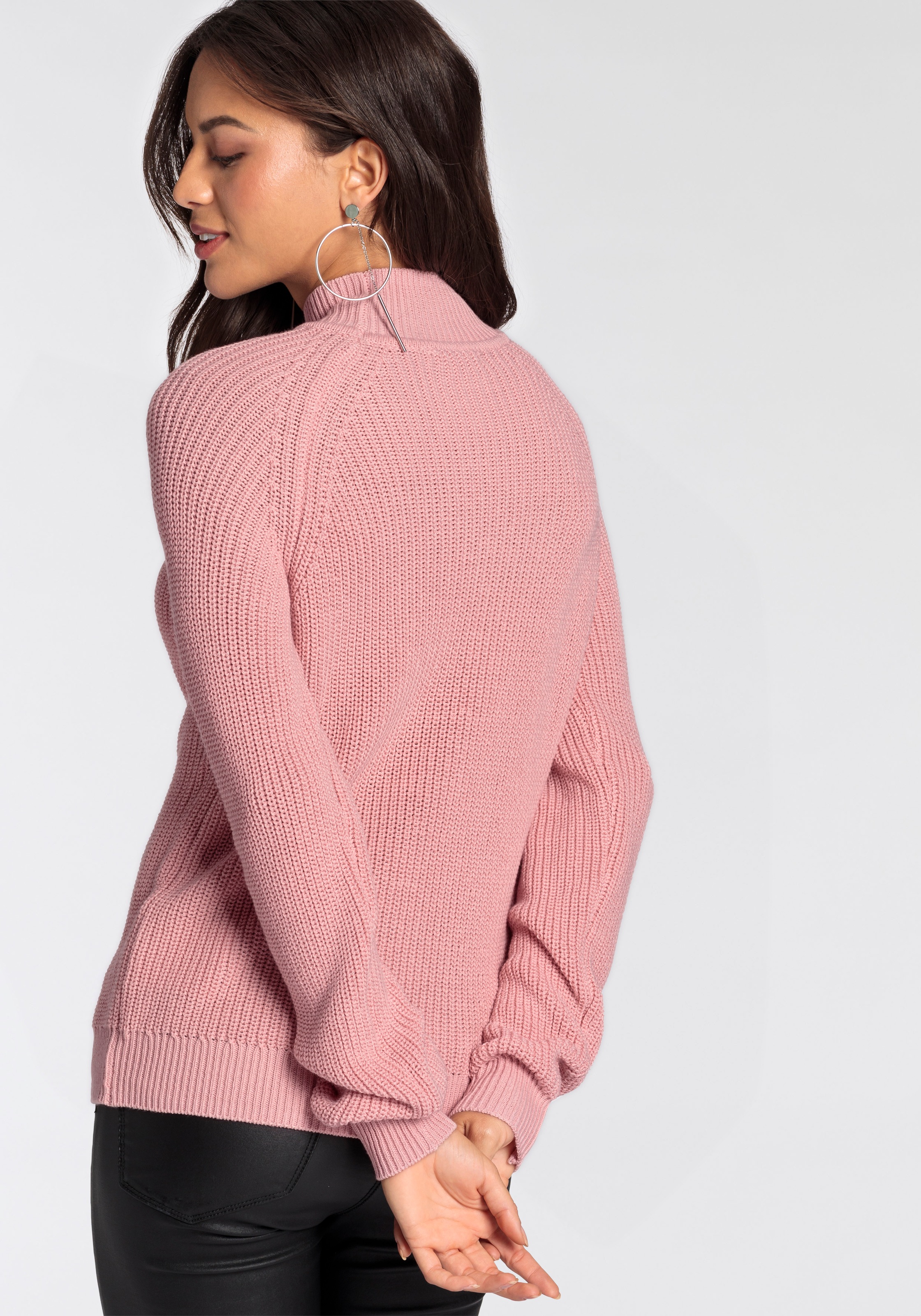 Melrose Stehkragenpullover, mit Cut-Outs und Knopfdetails