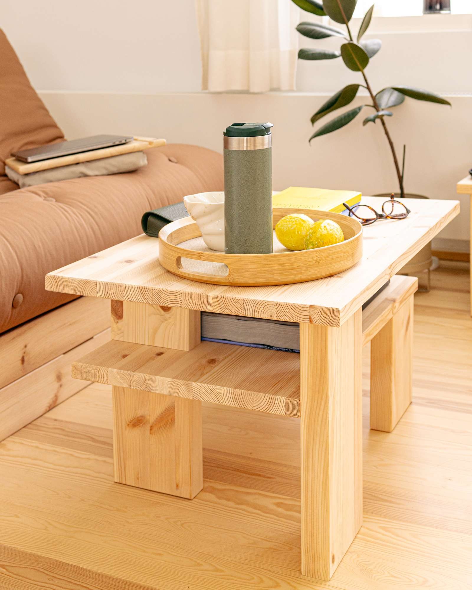 Karup Design Couchtisch "Japan Kaffeetisch kompakt, stilvoll, funktional, Made in Europe" vielseitig einsetzbar, aus massivem FSC-zertifiziertes Massivholz