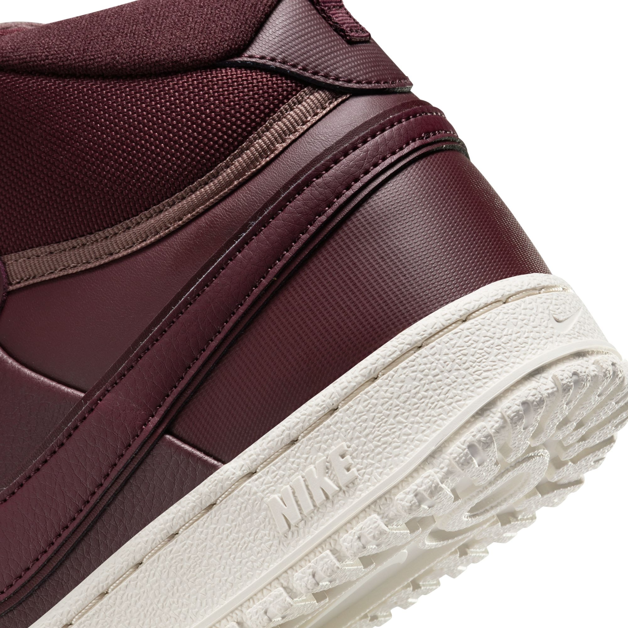 Nike Sportswear Sneaker »COURT VISION MID WINTER«