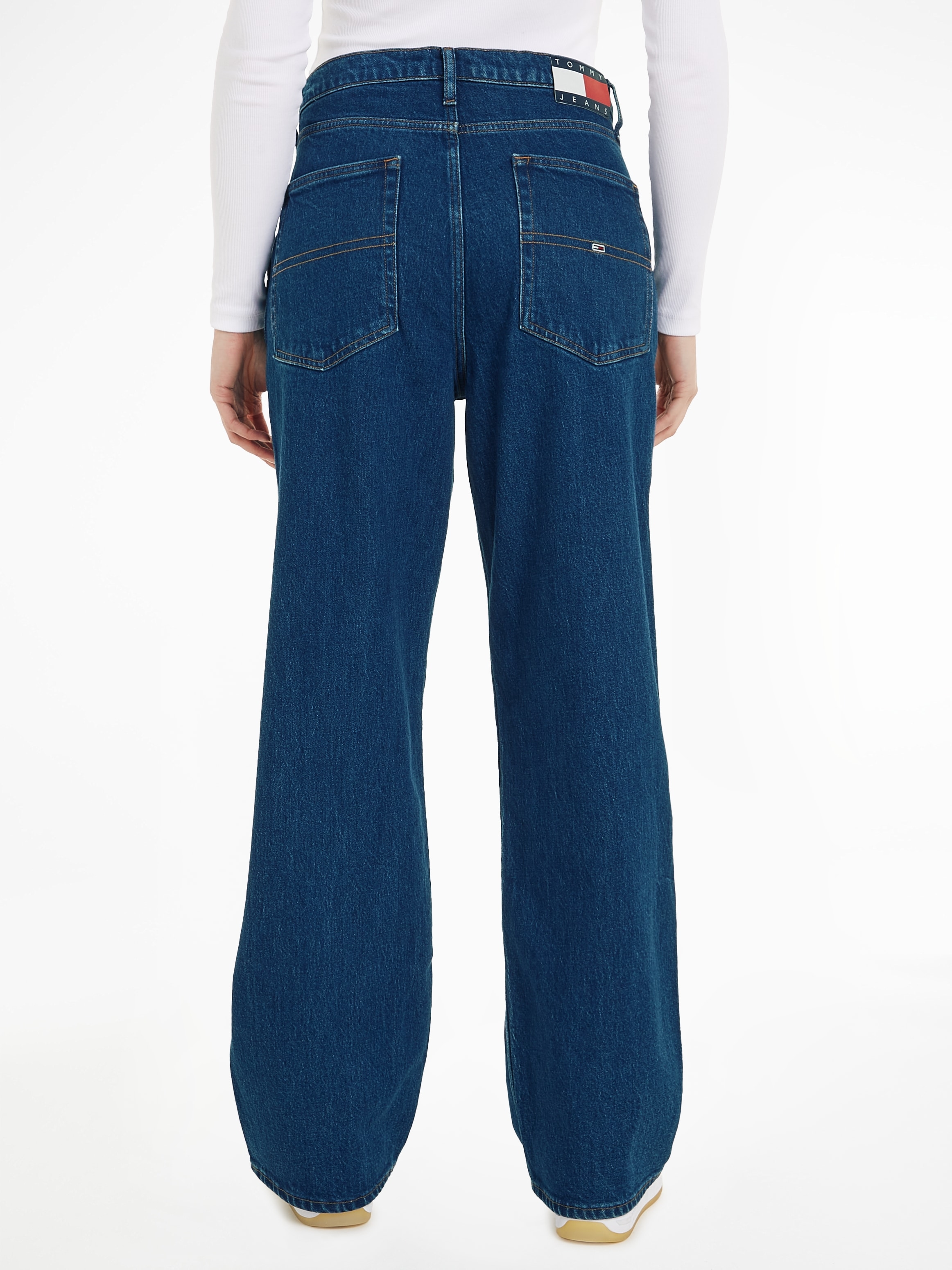 Tommy Jeans Weite Jeans »DAISY JEAN LW BGY BH6110«, mit Logostickerei