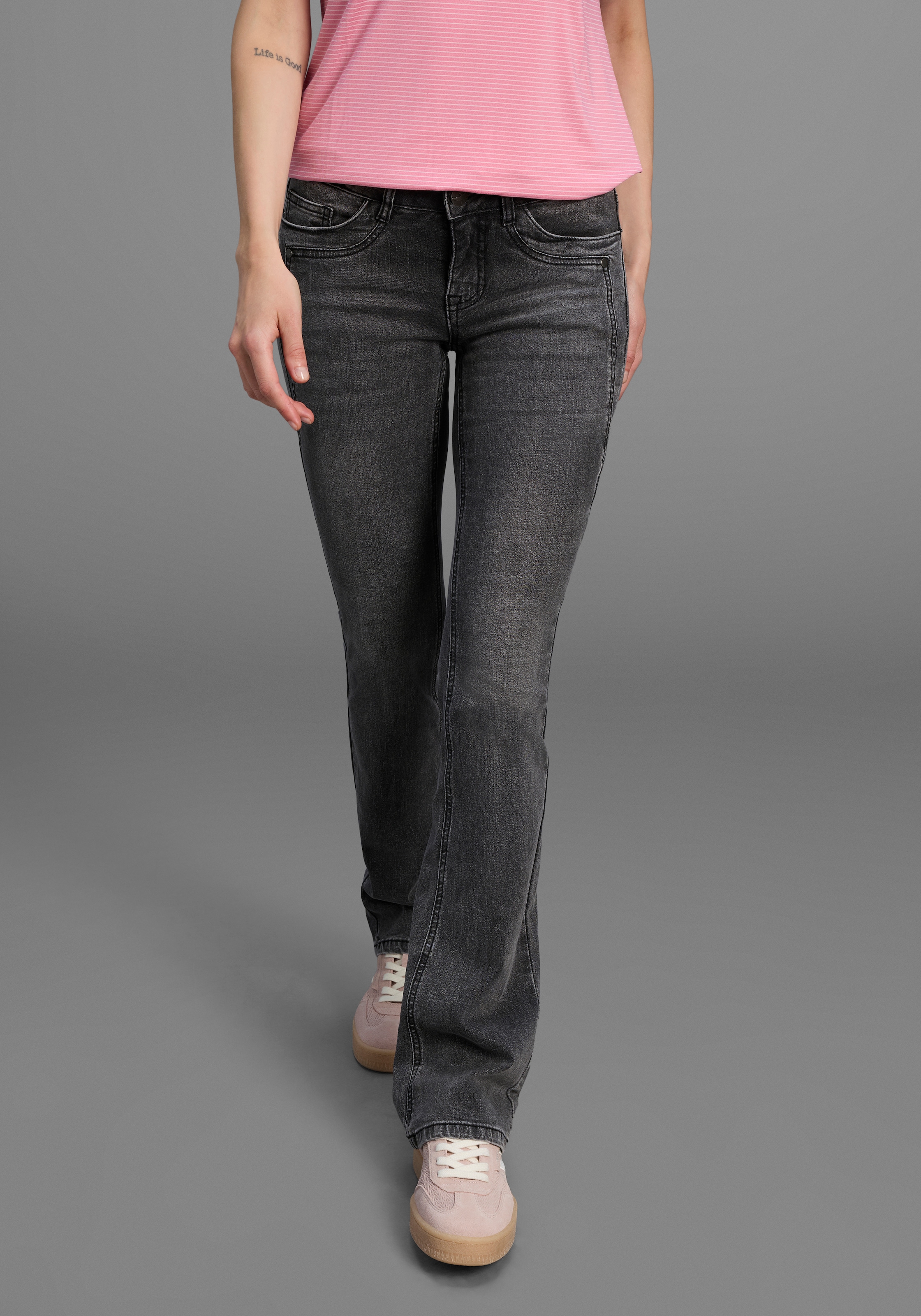 Arizona Bootcut-Jeans "mit Keileinsätzen" ausgestellte Beinform, niedrige Leibhöhe, elastisches Material