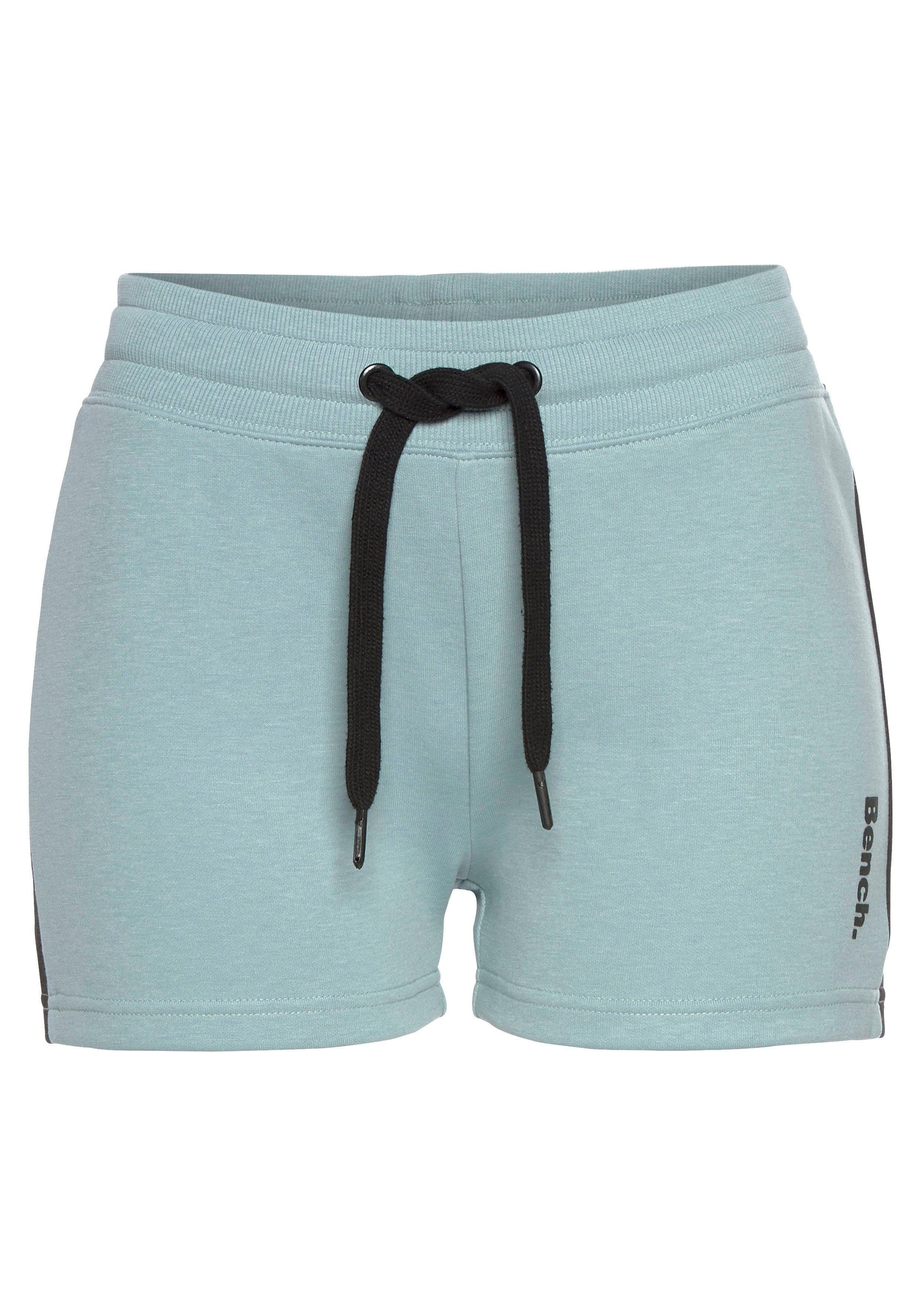 Bench. Loungewear Relaxshorts, mit Seitenstreifen, Loungewear