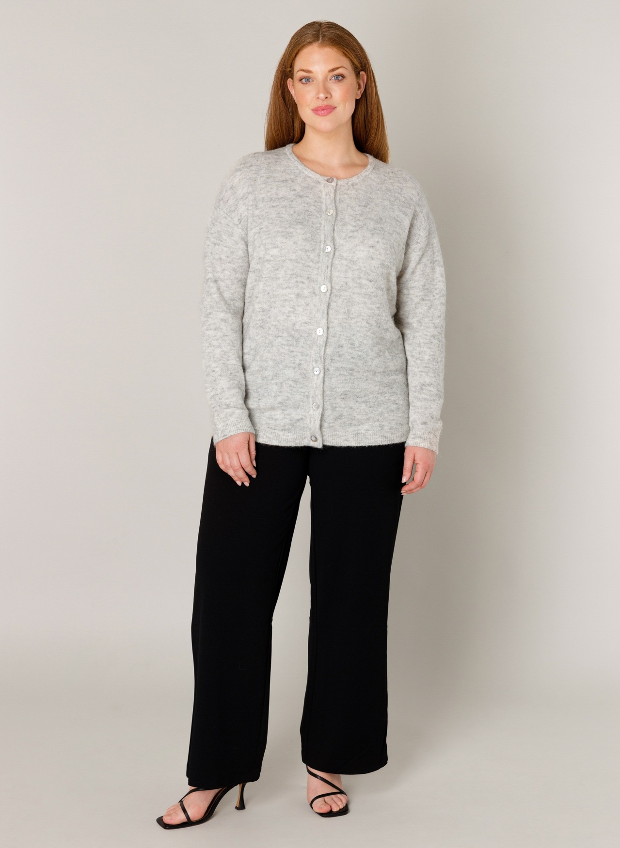 Base Level Curvy Cardigan »Yulia«, mit Woll-Anteil und Knopfleiste