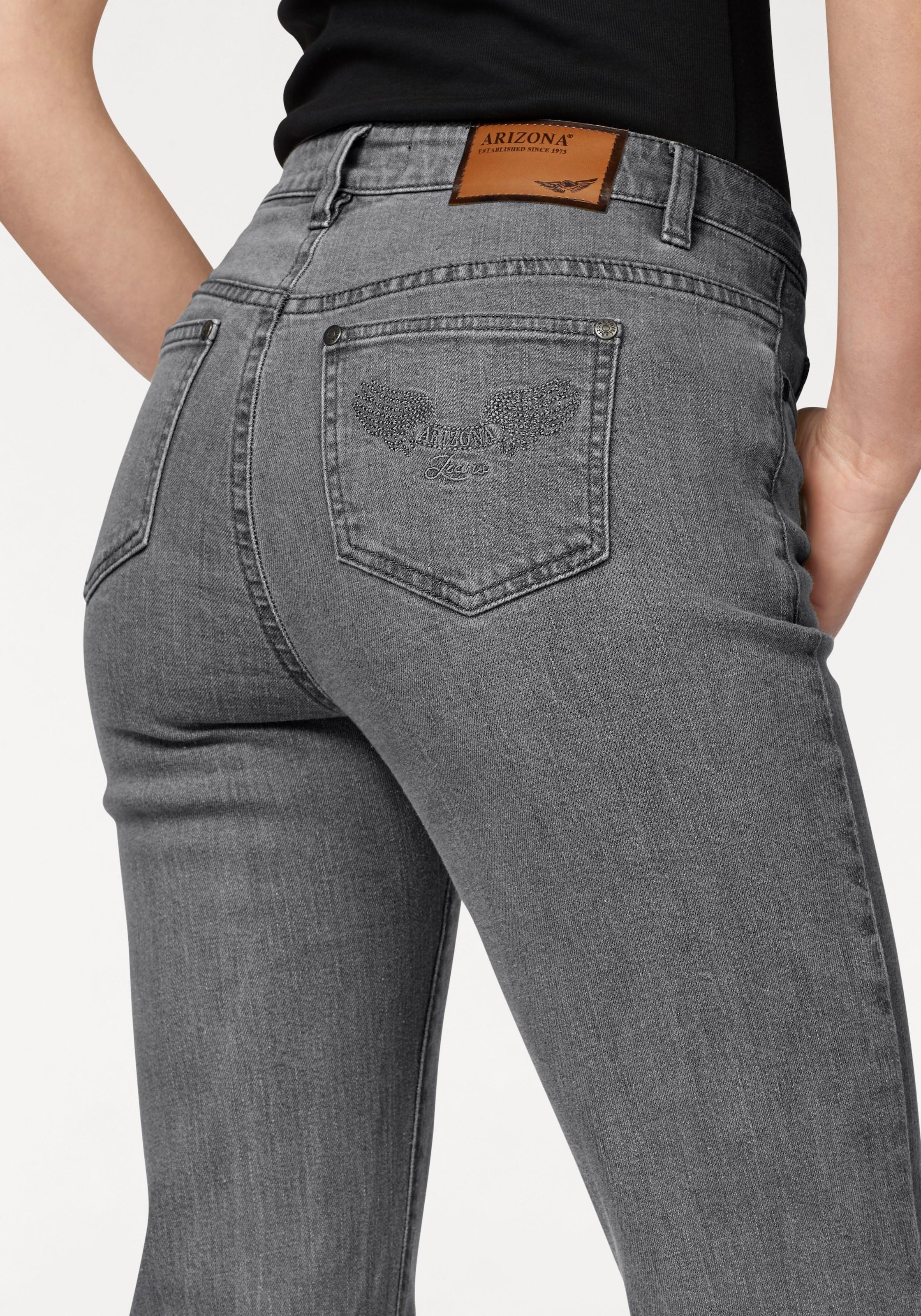 Arizona Bootcut-Jeans »Comfort-Fit«, ausgestellte Beinform, mit Eingrifftaschen, High-Waist