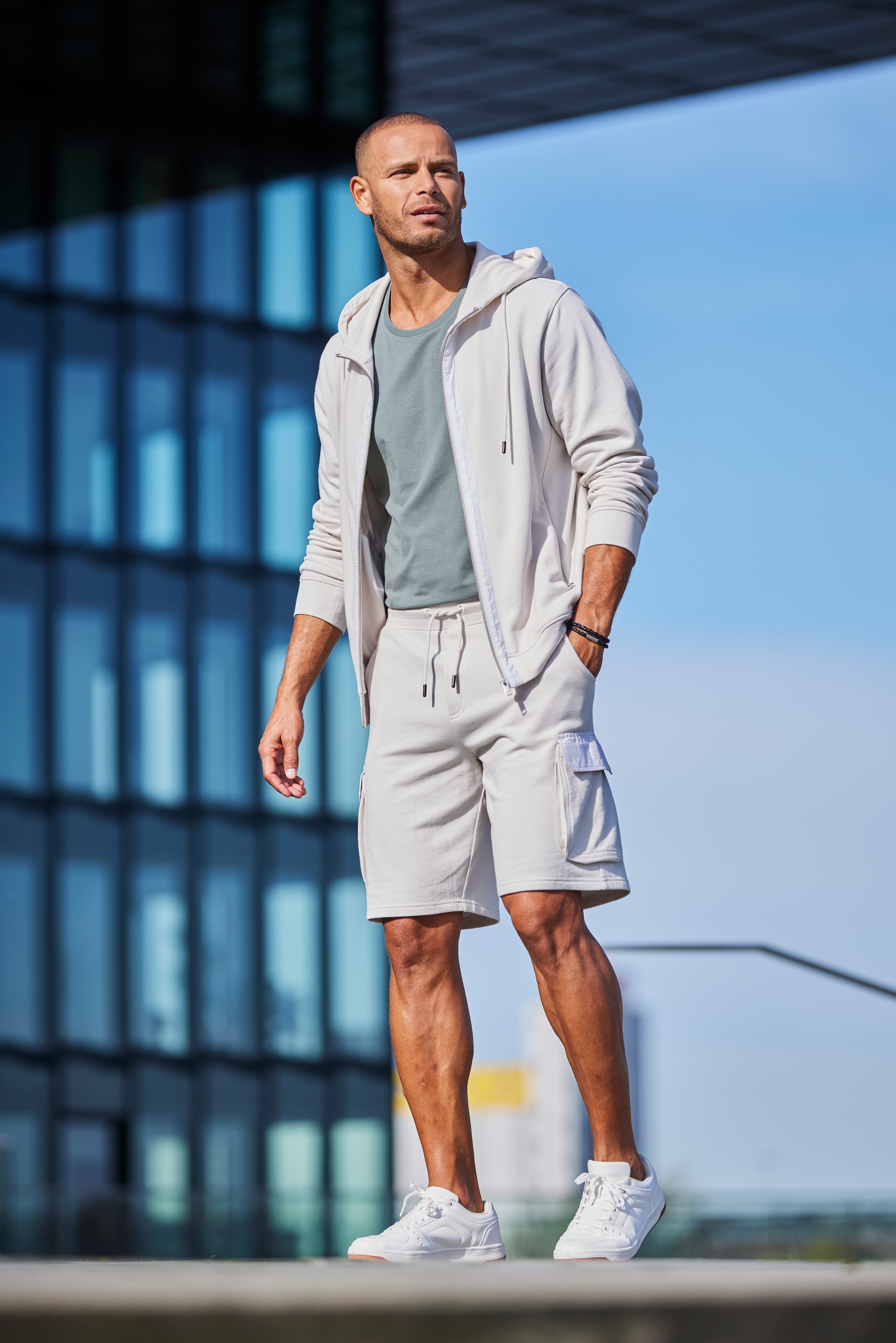 AUTHENTIC LE JOGGER Kapuzensweatjacke, Sweatjacke mit Eingrifftaschen aus Baumwoll-Mix