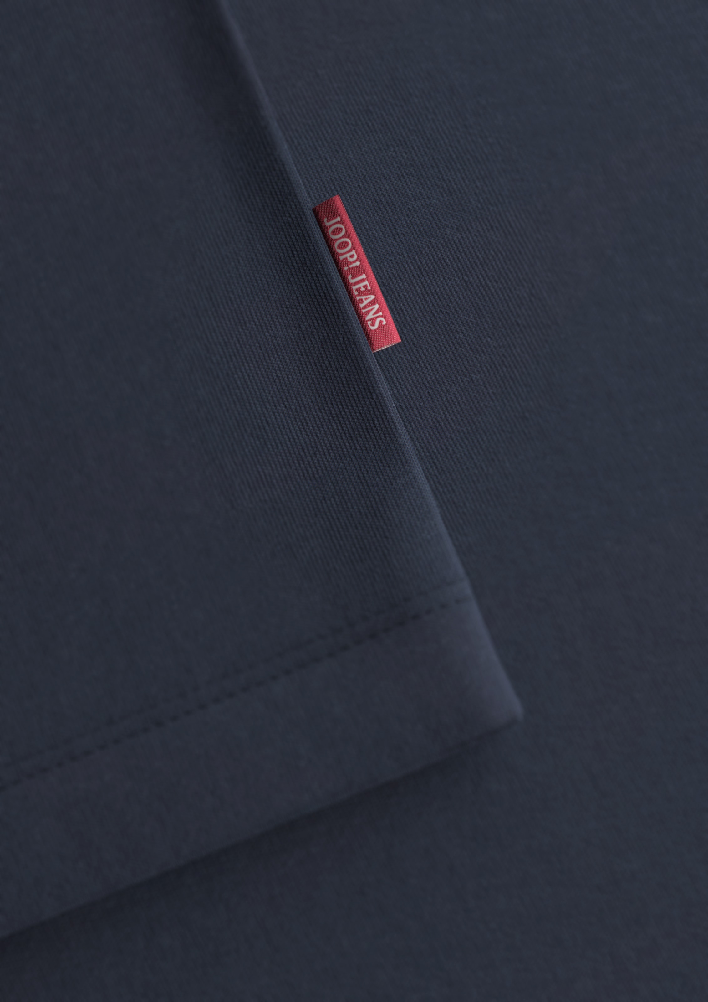 Joop Jeans Rundhalsshirt »Cedric«, Etikett seitlich am Rumpf, elastischer Rundhalsausschnitt