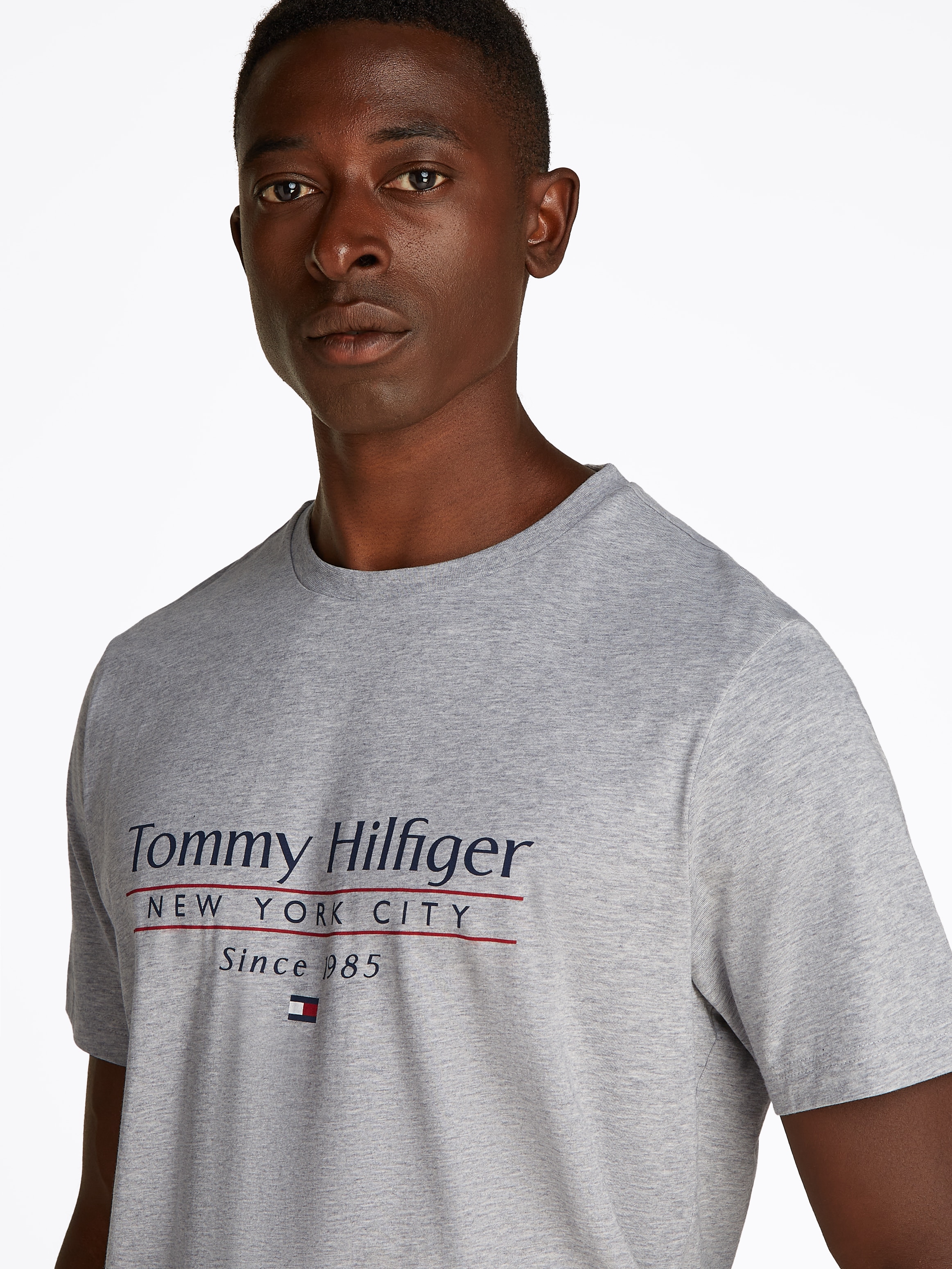 Tommy Hilfiger T-Shirt »HILFIGER CENTER STACK TEE«, mit grossem Schriftprint