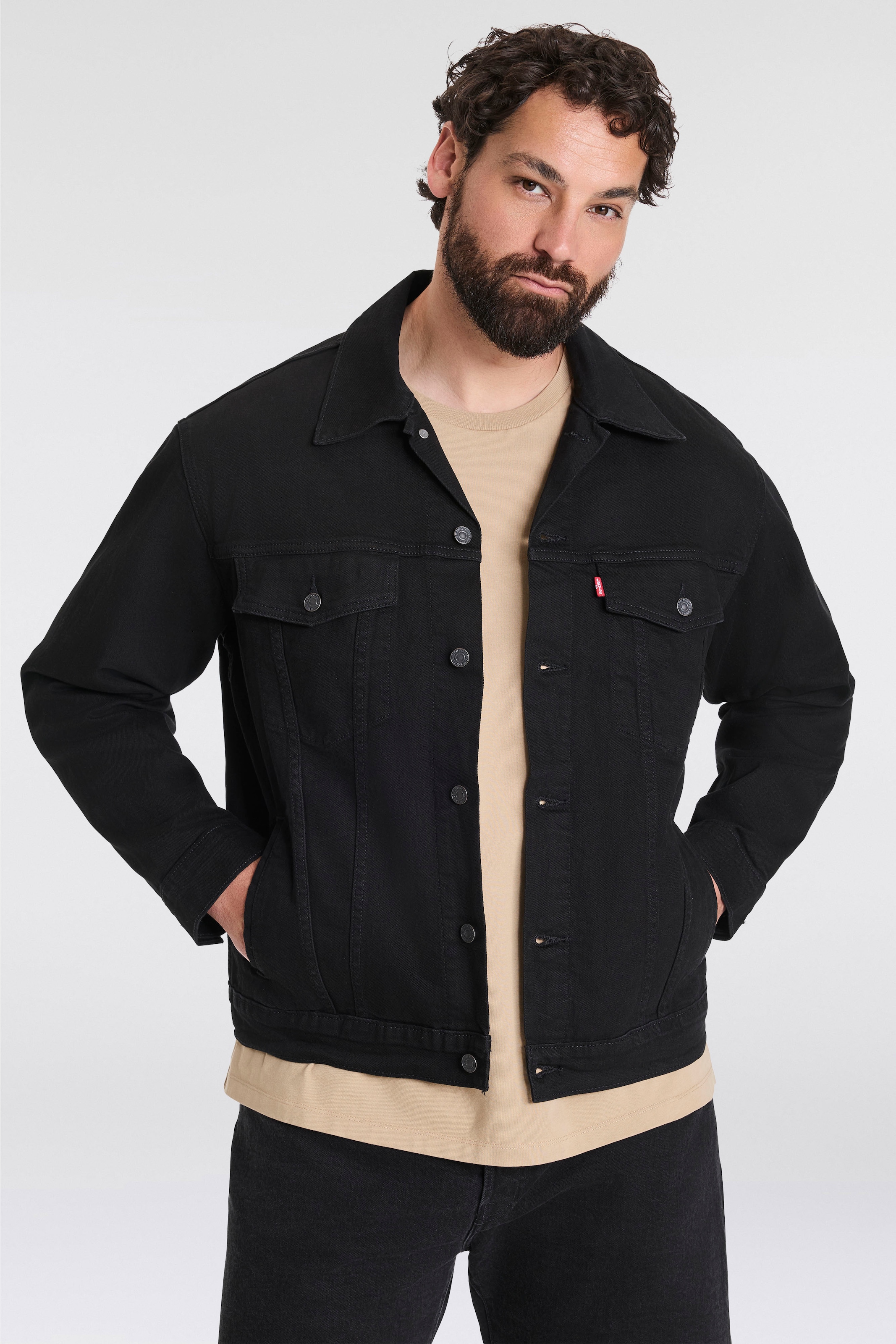 Levi's® Plus Jeansjacke »BIG TRUCKER« ohne Kapuze mit Knopfleiste und Brusttaschen