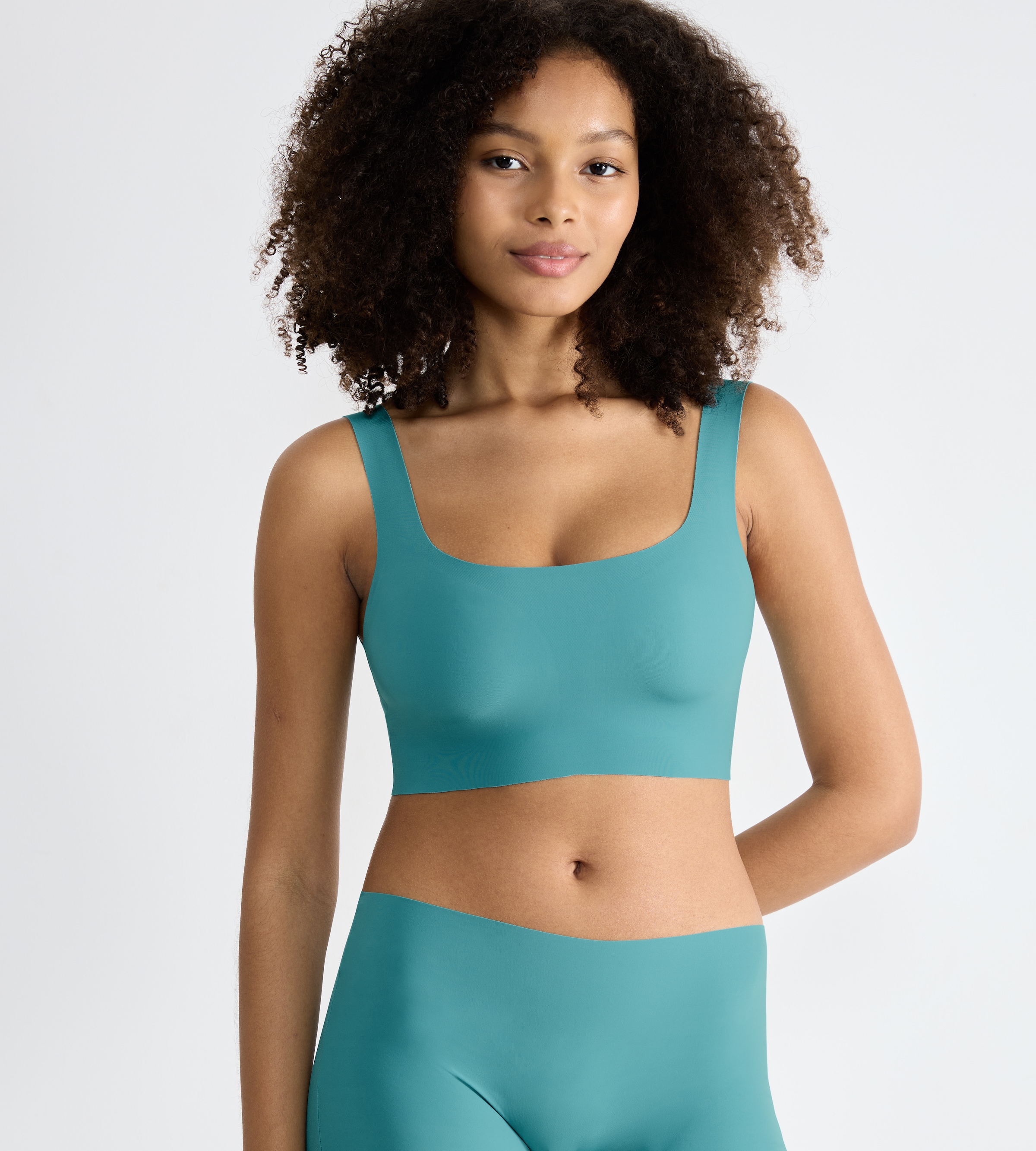 sloggi Bustier »Zero Feel 2.0« nahtlos und unsichtbar, herausnehmbare Pads, dehnbar, Microfaser