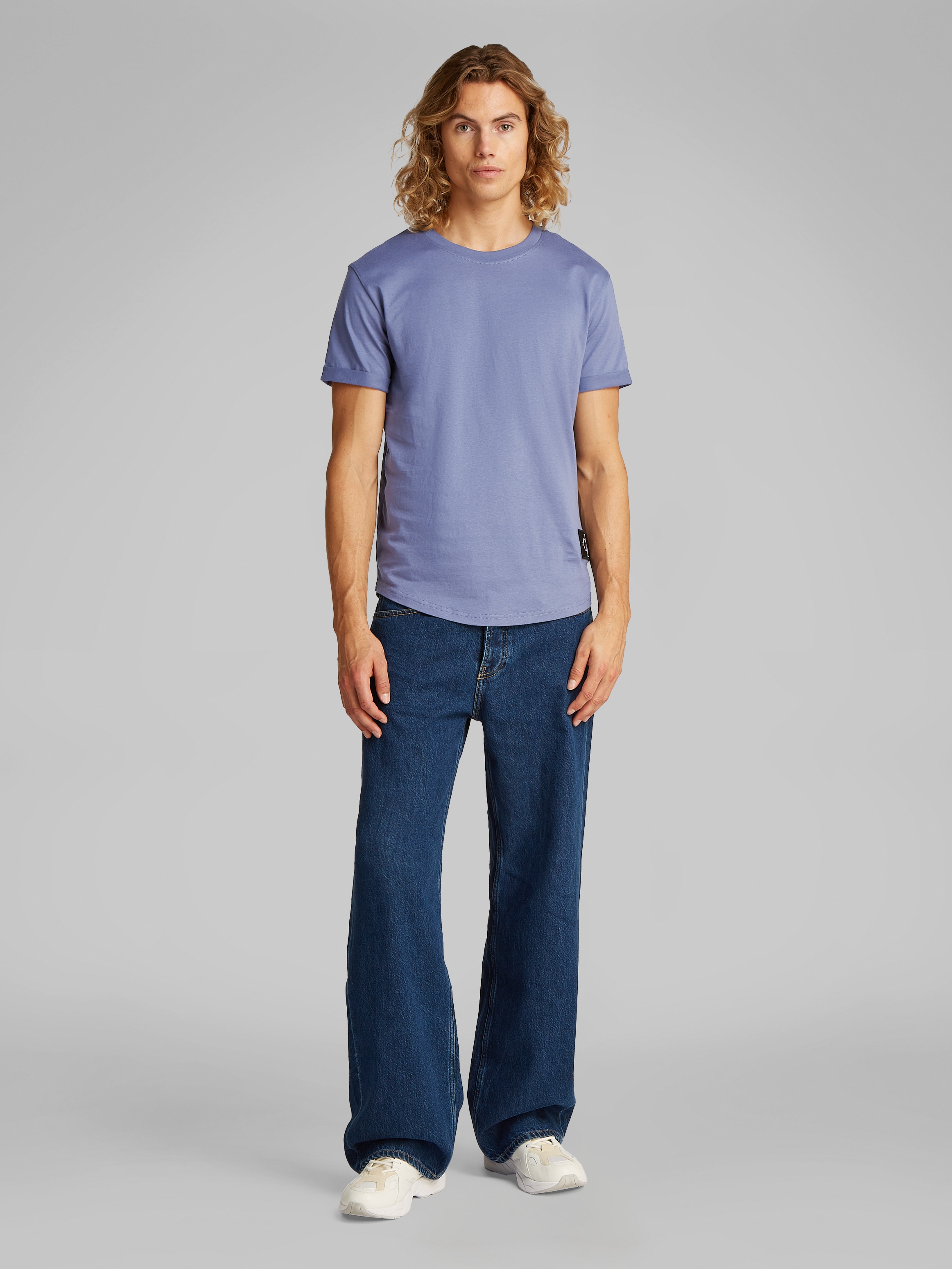 Calvin Klein Jeans T-Shirt »BADGE TURN UP SLEEVE«, mit Logopatch