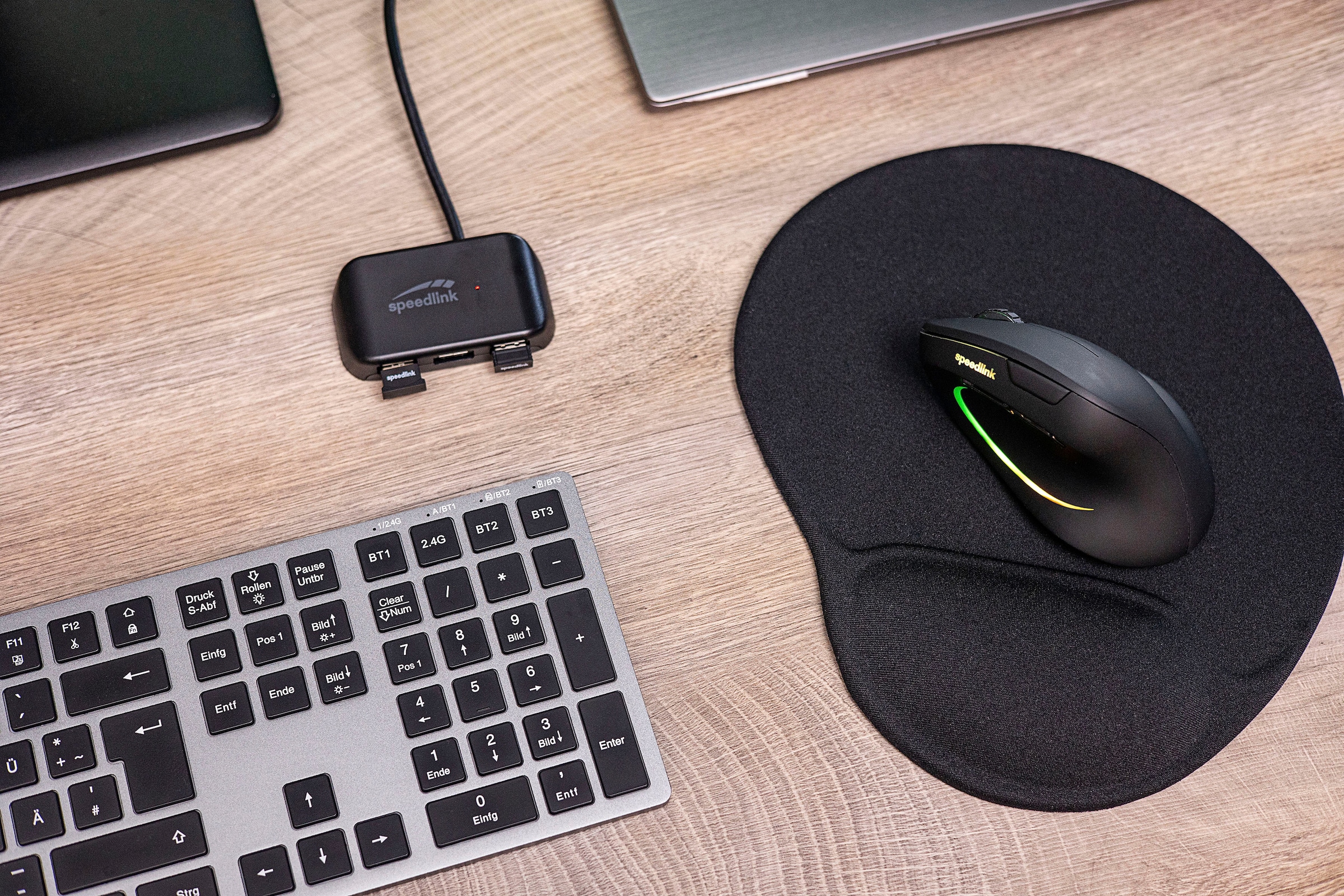 Speedlink ergonomische Maus »PIAVO PRO RGB Rechargeable Vertical Ergonomic, Wireless«, wiederaufladbar, leise Tasten