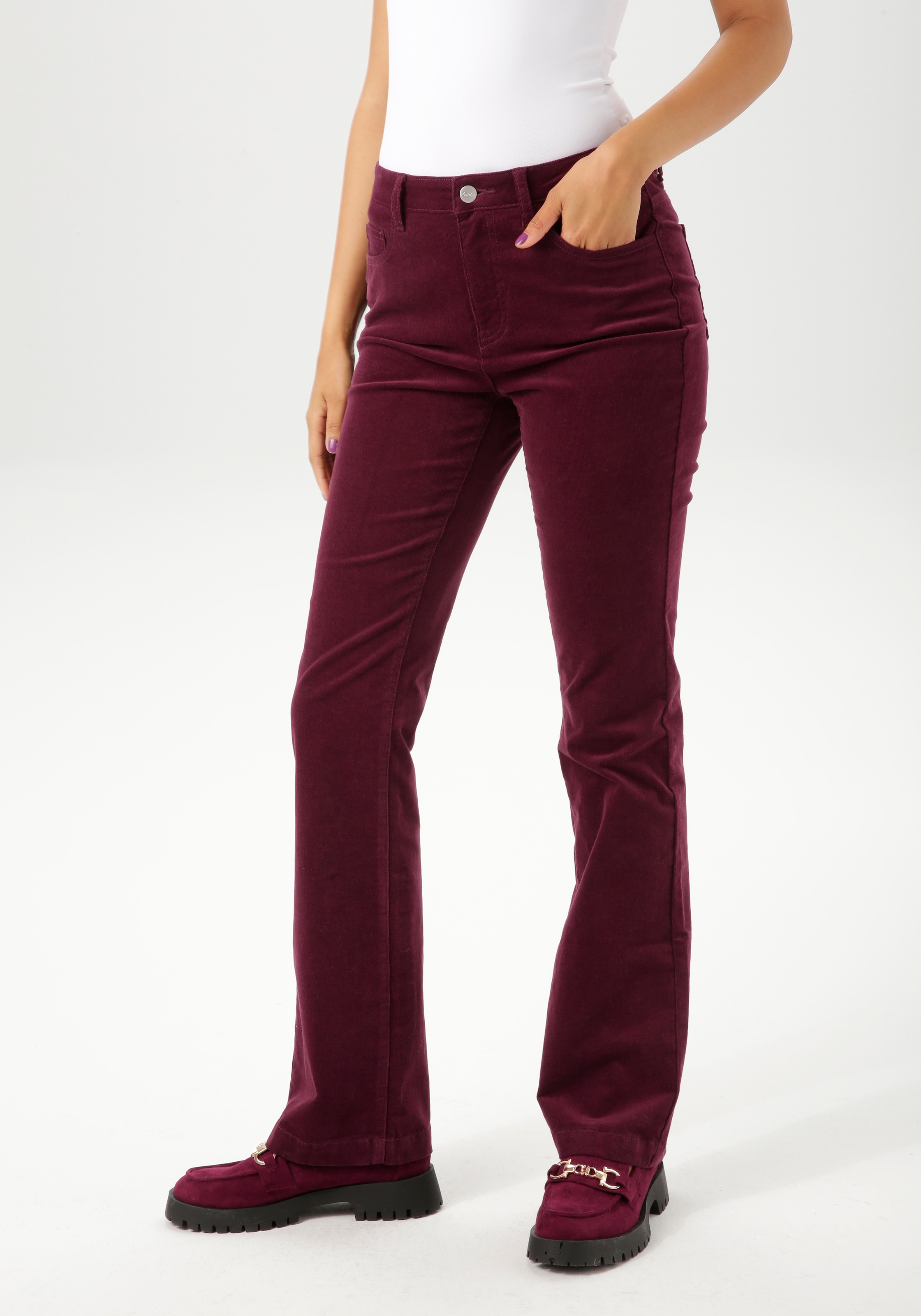 Aniston CASUAL Cordhose in trendiger Bootcut-Form