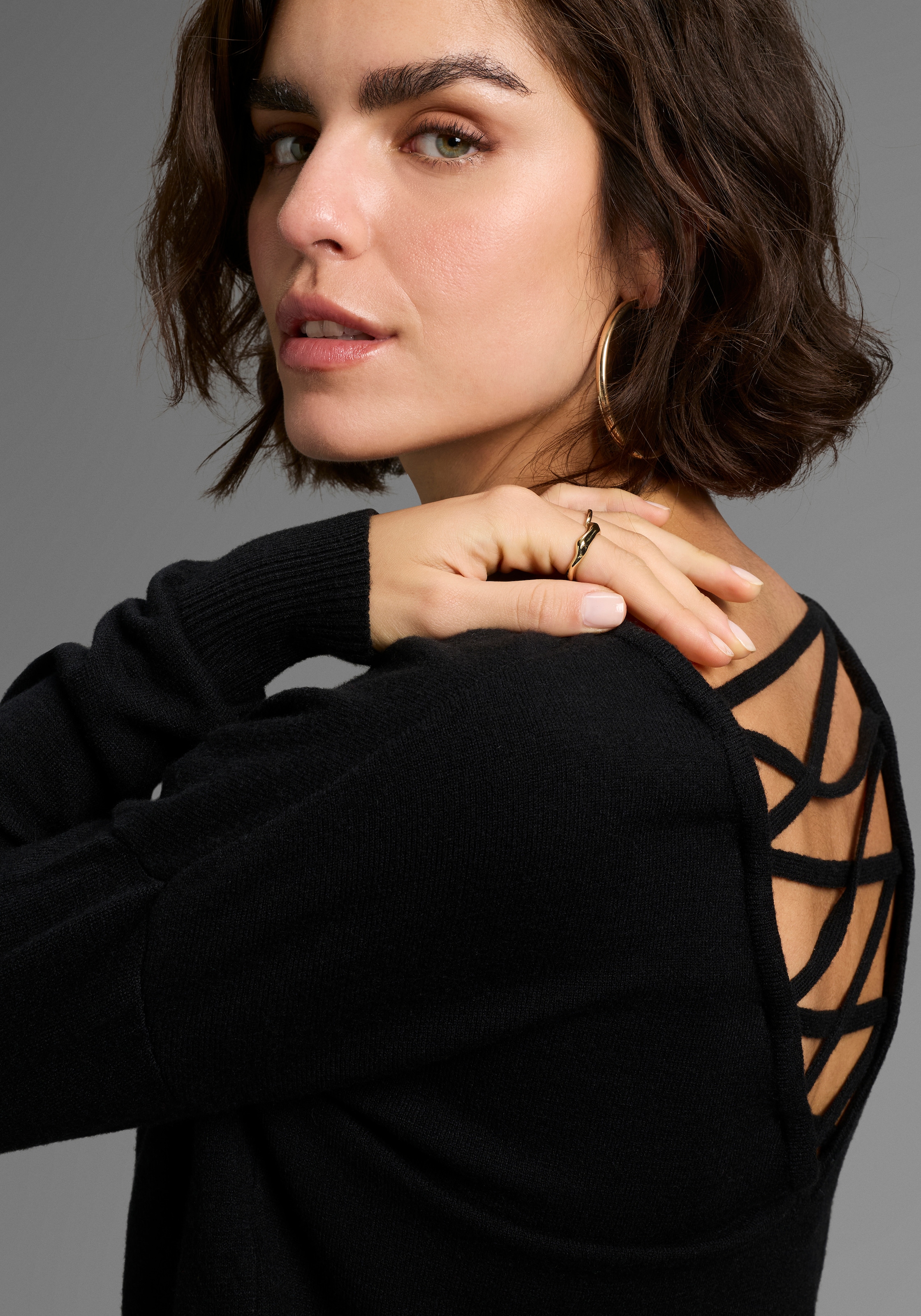 Laura Scott Strickpullover, mit femininen Schnürdetails - NEUE KOLLEKTION