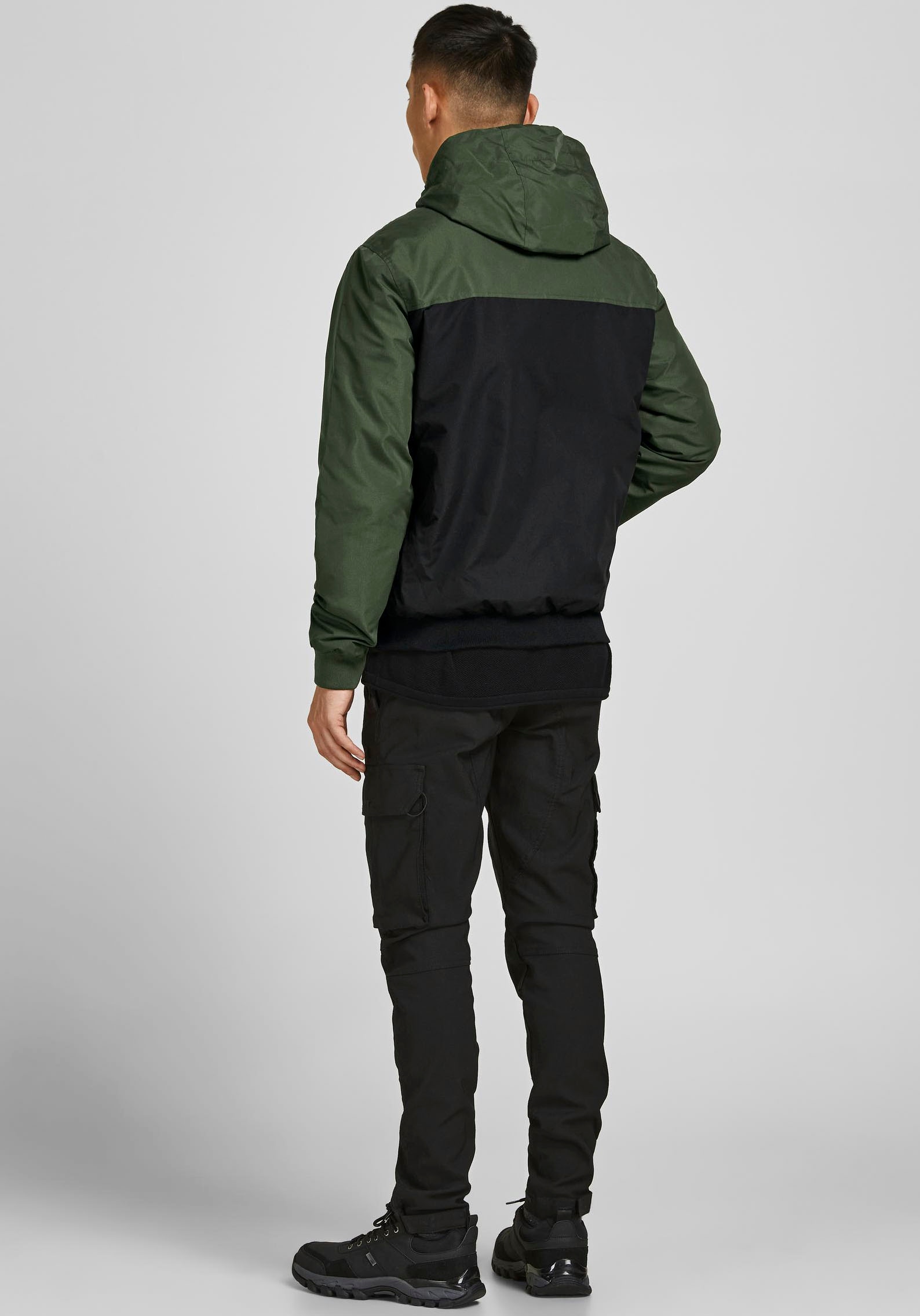 Jack & Jones Windbreaker »RUSH BLOCKING HOOD BOMBER«, mit Kapuze