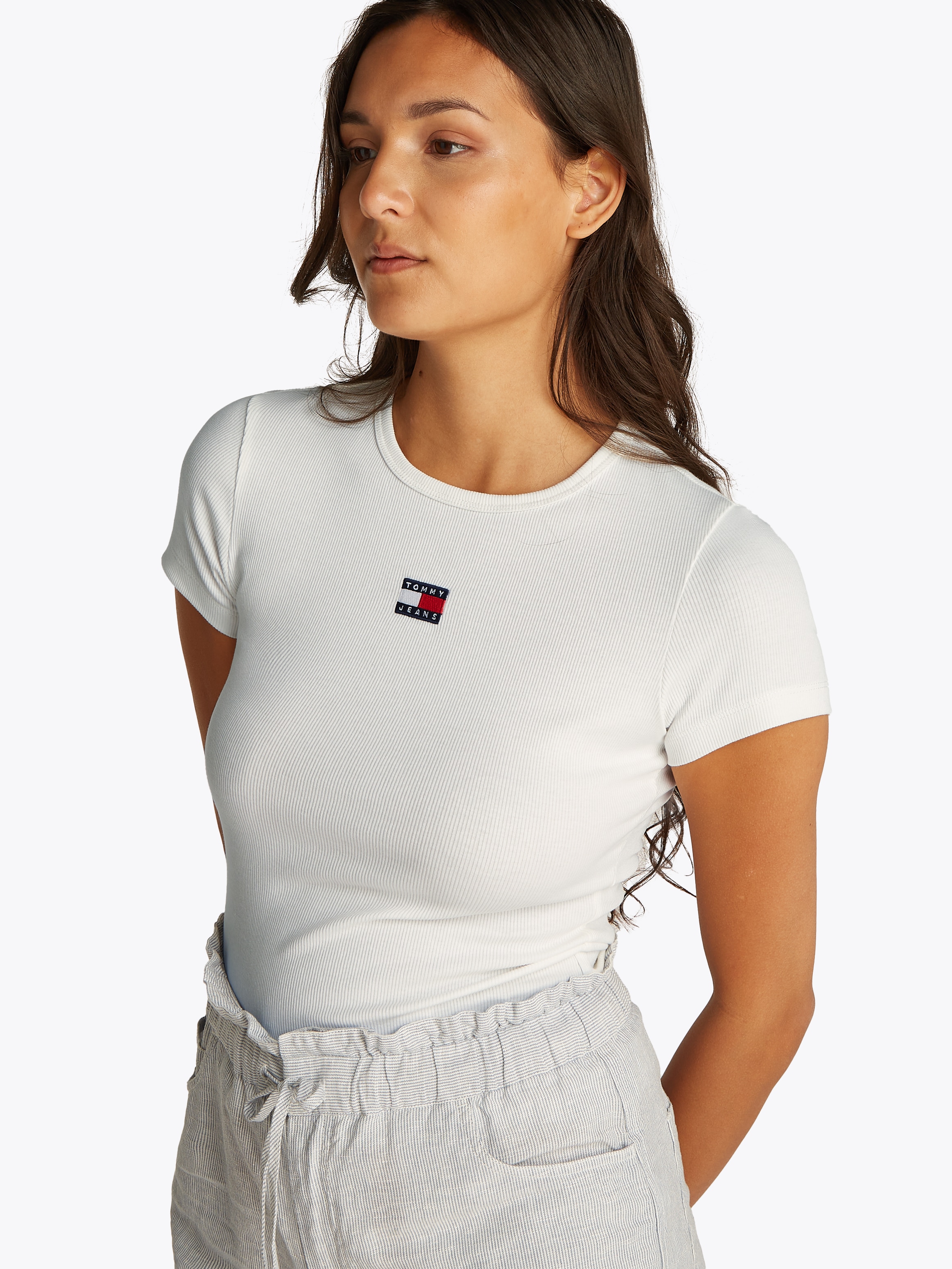 Tommy Jeans T-Shirt »TJW SLIM BADGE RIB TEE«, in Rippoptik