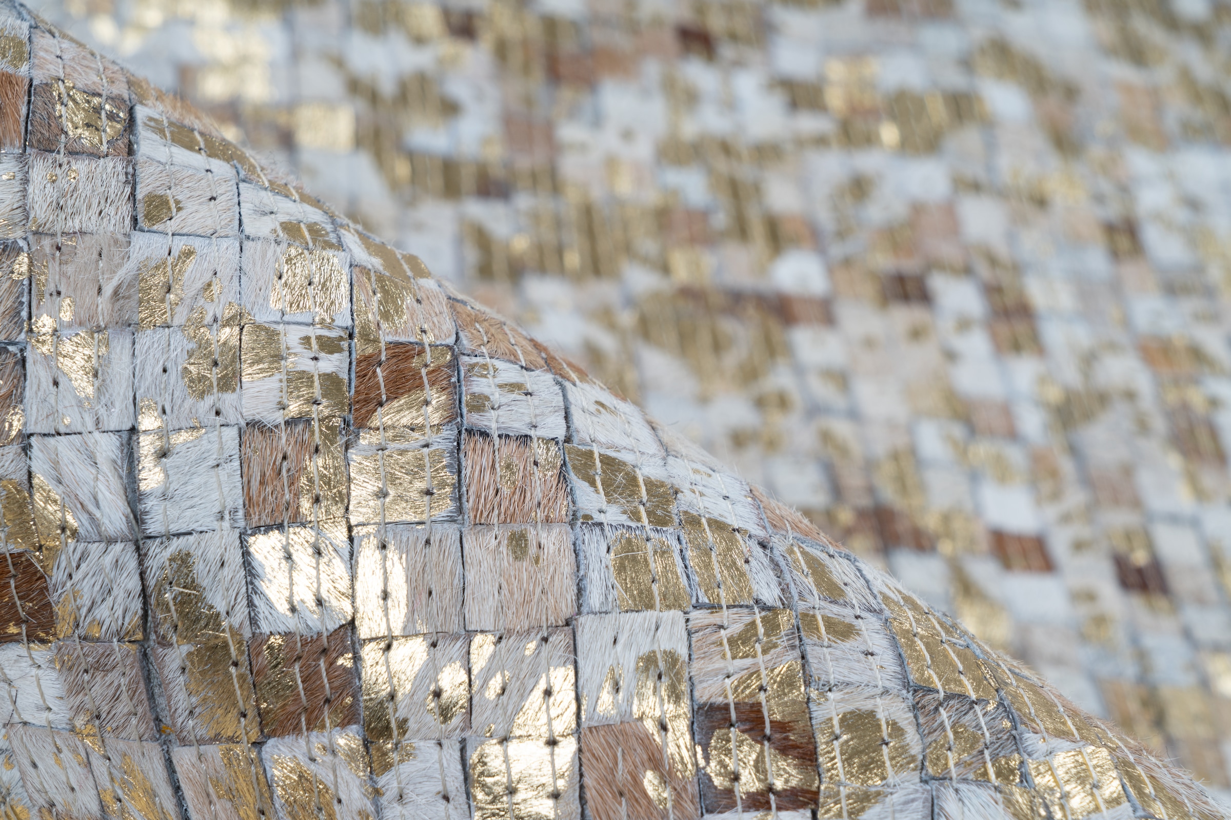 Arte Espina Teppich »Finish 100«, natürlicher Lederteppich,mit glänzender Metallic-Farbe,Rücken aus Filz