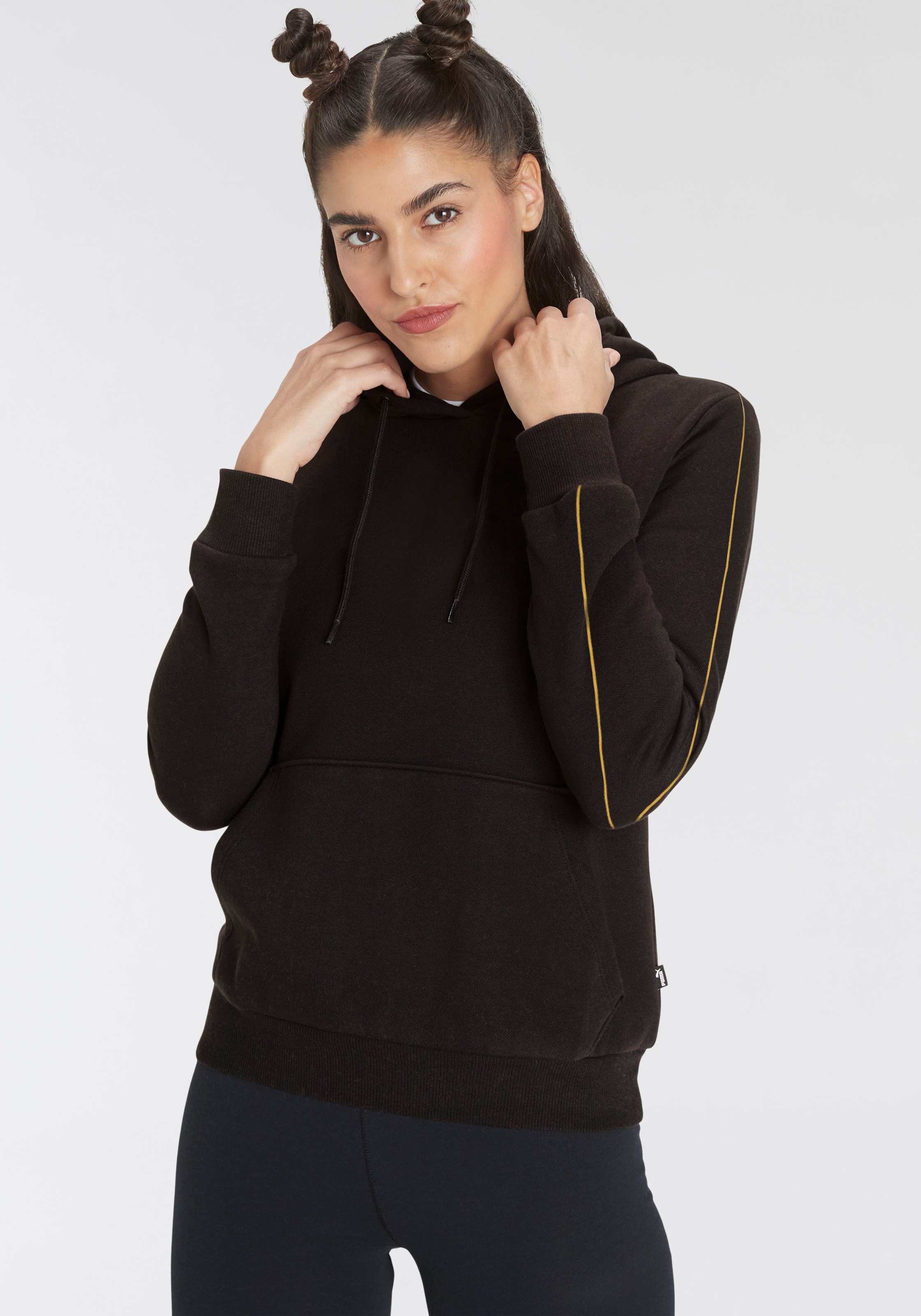 PUMA Kapuzensweatshirt »ESS TAPE MINIMAL GOLD HOODIE FL«, mit Metallic-Akzenten, mit verstellbarer Kapuze, Relaxed Fit