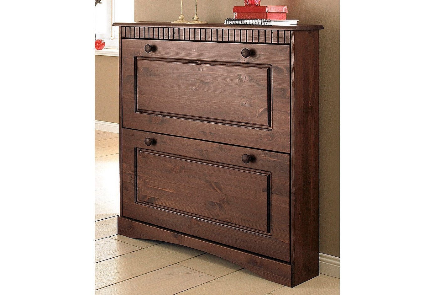 Home affaire Schuhschrank »Rustic«, aus massiver Kiefer, 2 Schuhklappen, für 6-8 Paar, Kassettenoptik