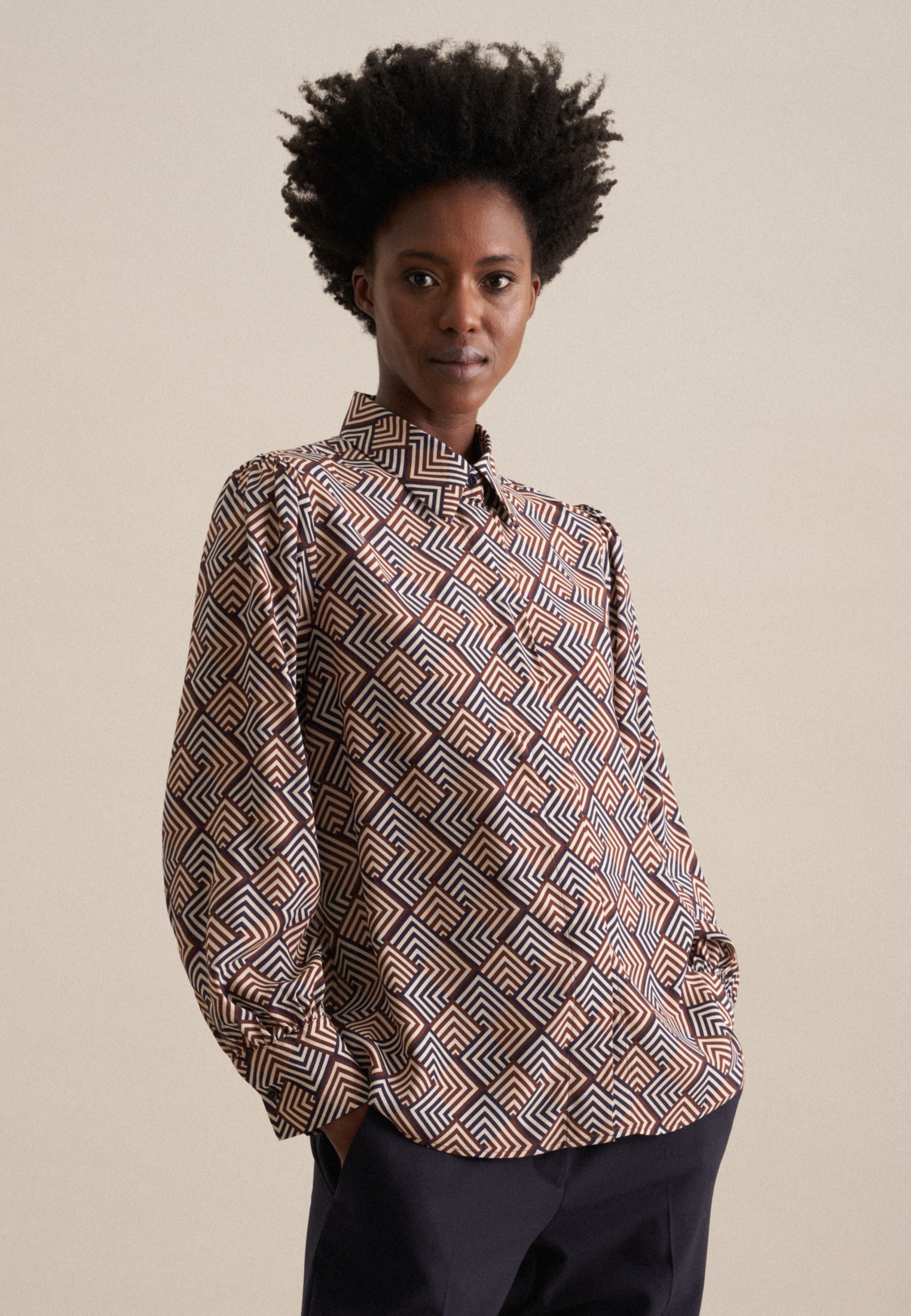 seidensticker Hemdbluse »Schwarze Rose« Langarm Kragen Geometrische Muster