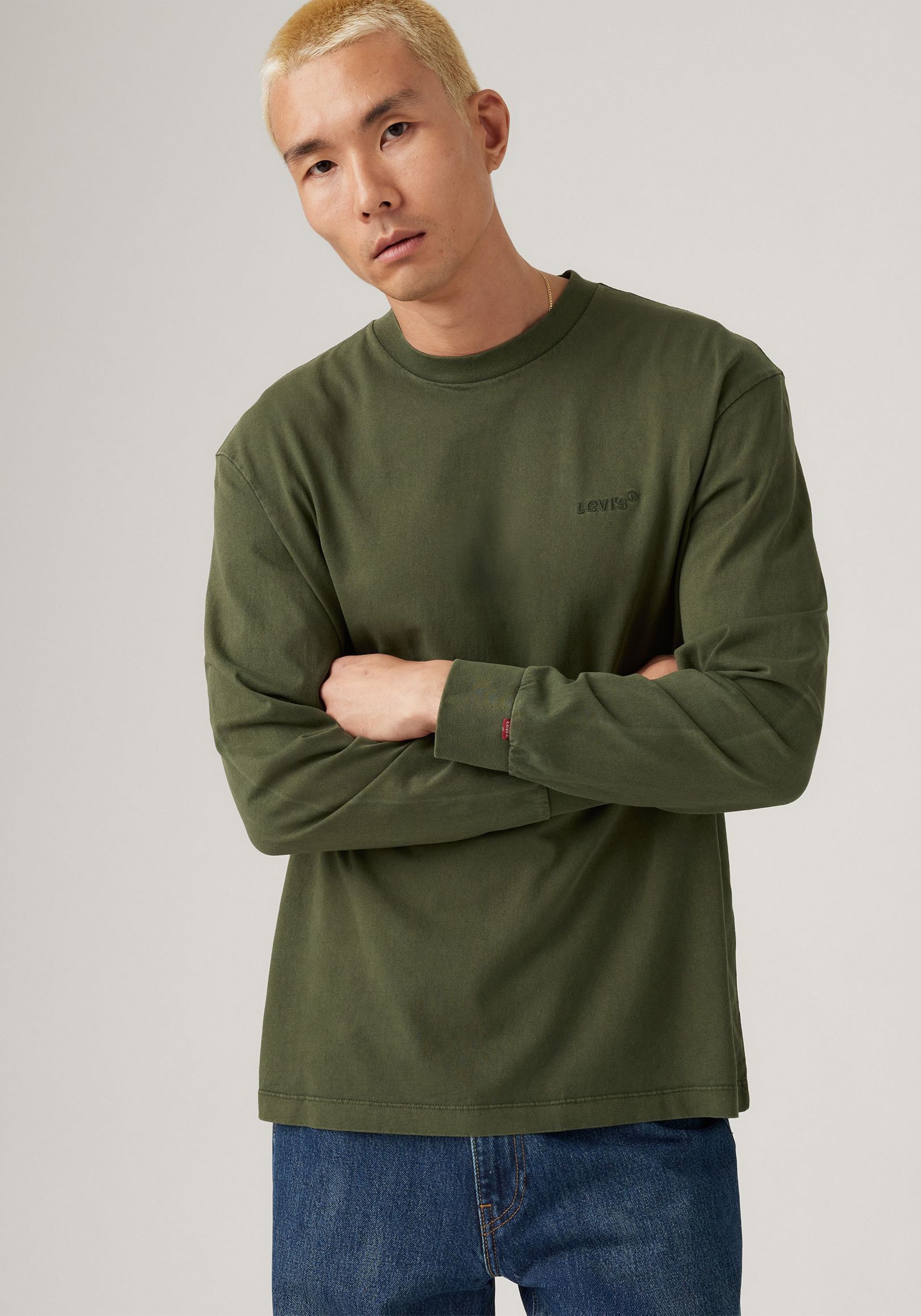 Levi's® Langarmshirt GARMENT- Färbung