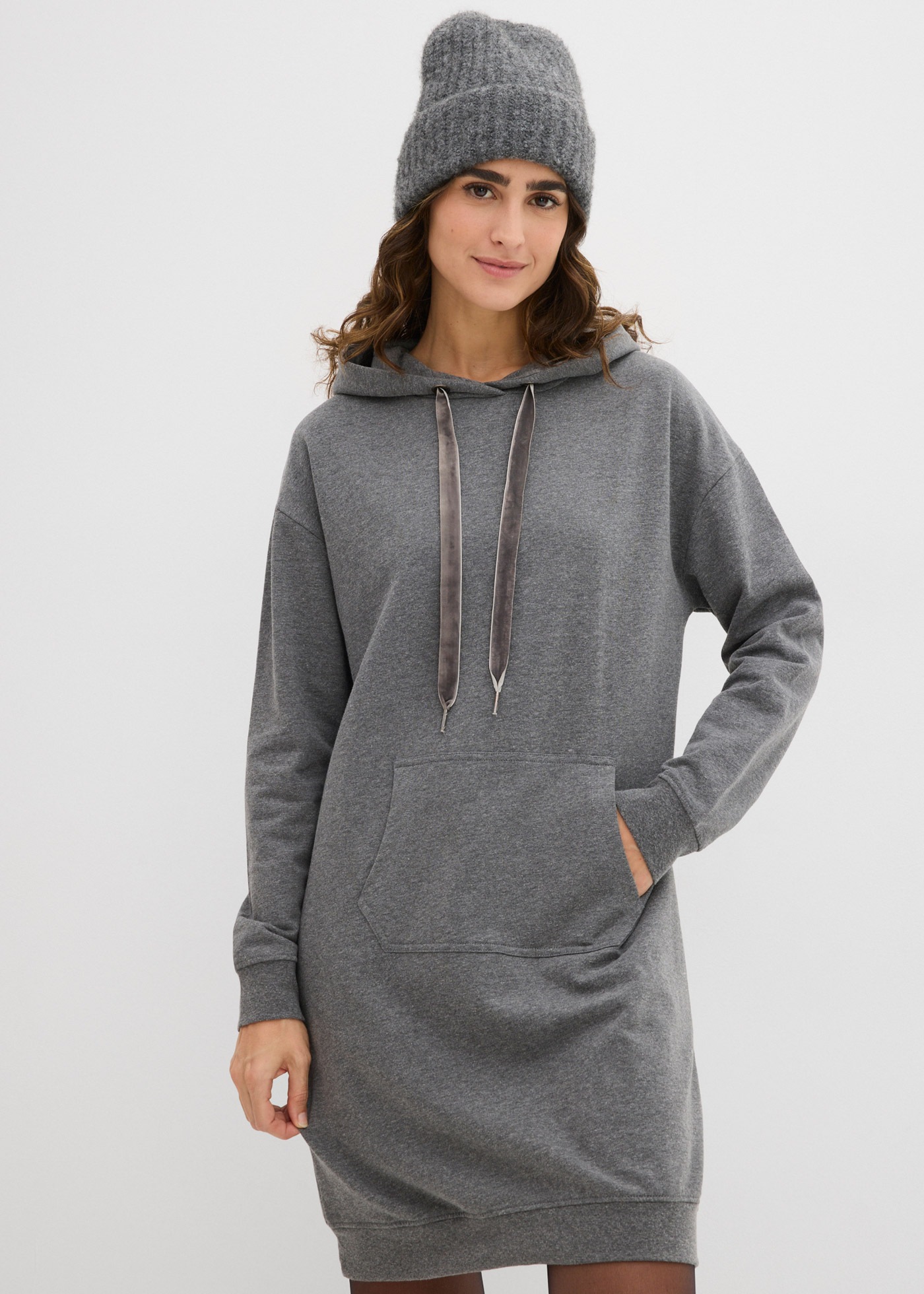 bonprix Sweatkleid »Sweatkleid mit Baumwolle« Kängurutasche mit Kapuze