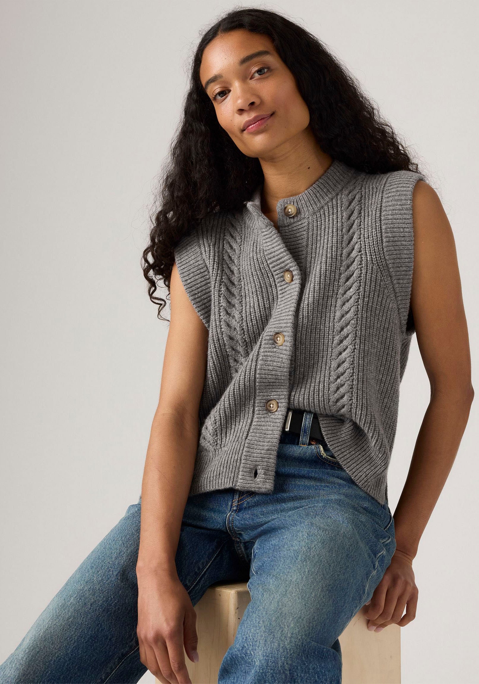 Levi's® Strickweste »INES CABLE SWEATE«, Materialmix mit Wollanteil