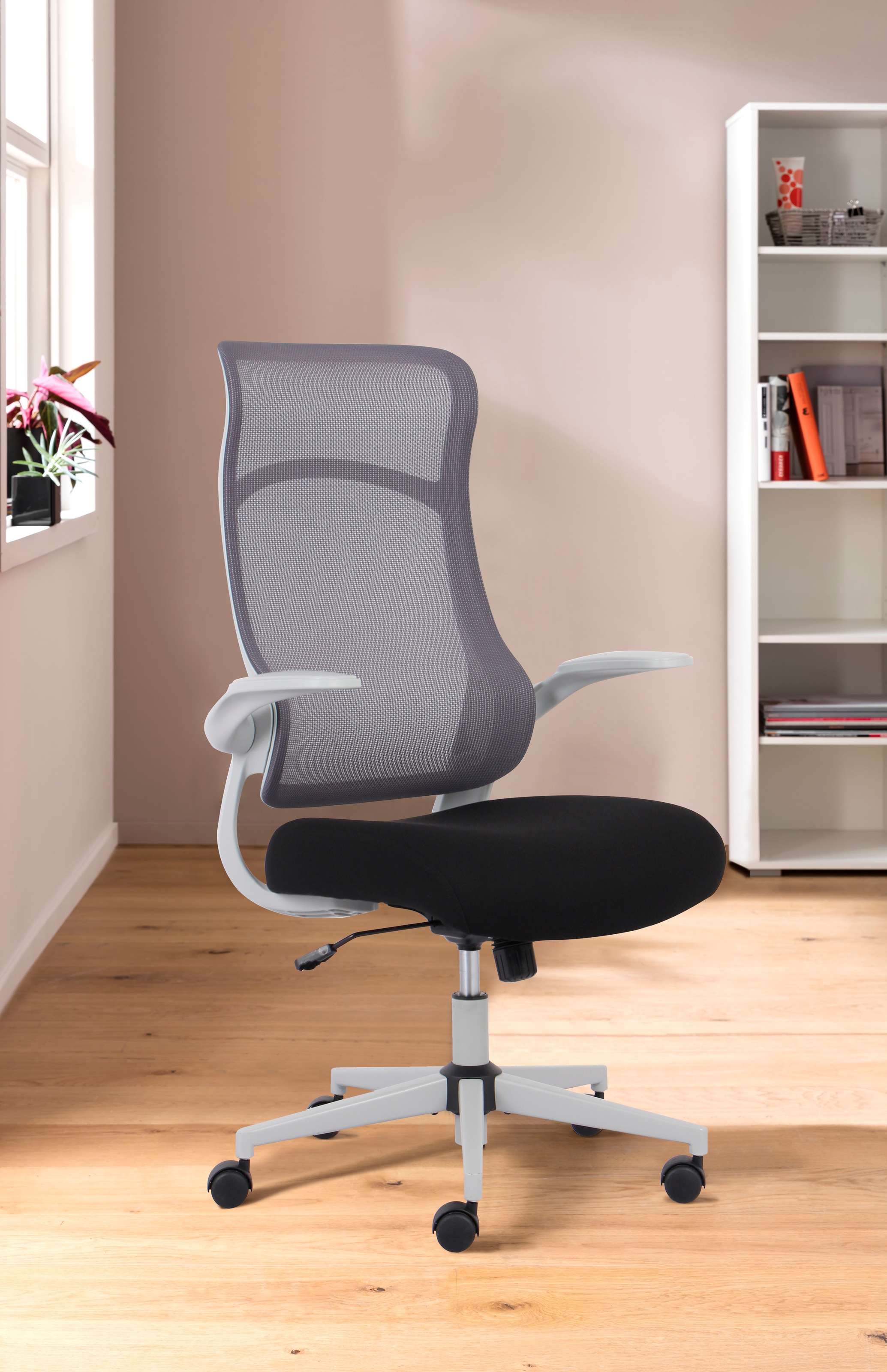 OTTO home Bürostuhl "Toico, Design-Schreibtischstuhl," () ergonomische Rückenlehne, Lendenwirbelstütze & klappbaren Armlehnen