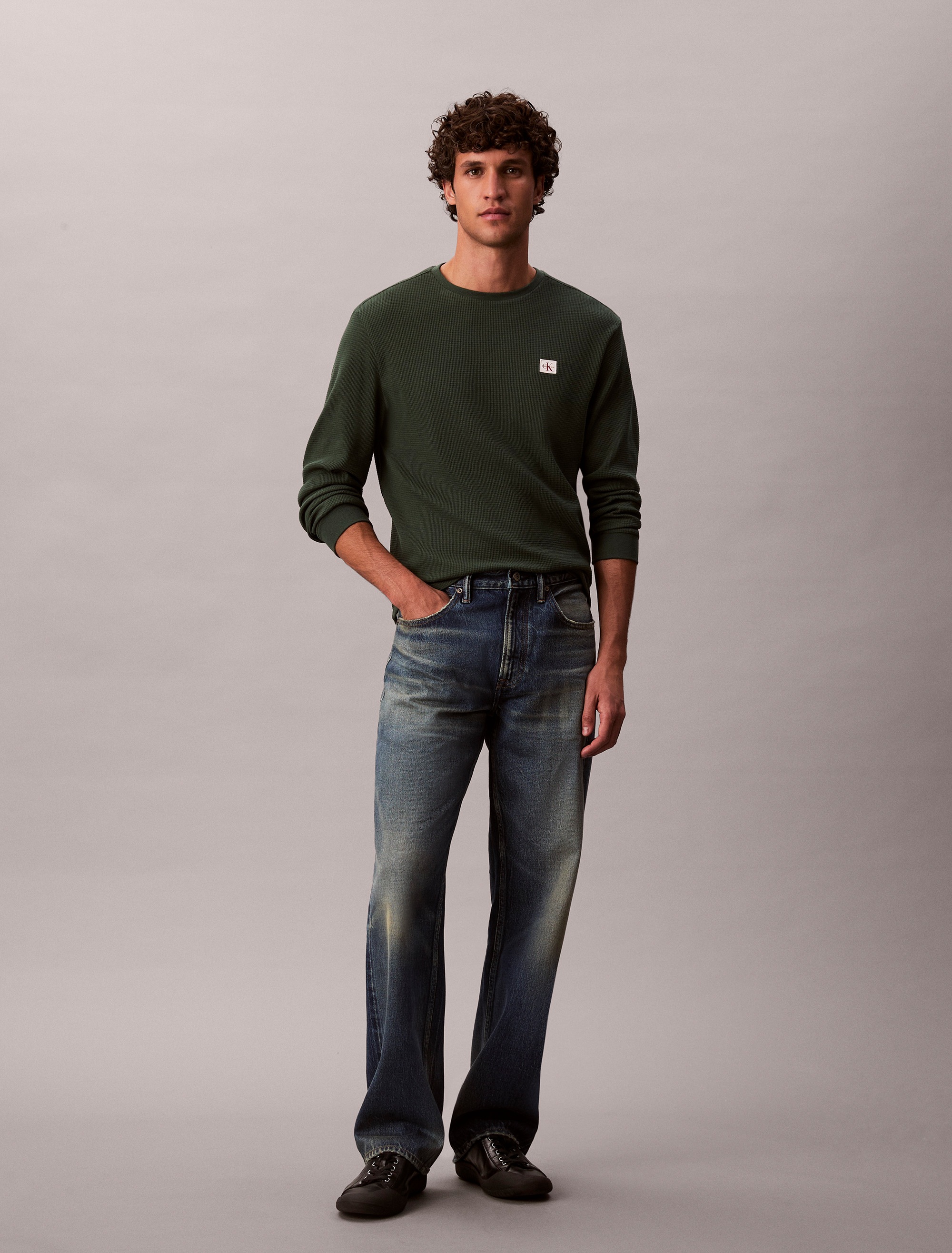 Calvin Klein Jeans Langarmshirt »LS WAFFLE BADGE CREWNK TEE«, Mit Rundhalsausschnitt