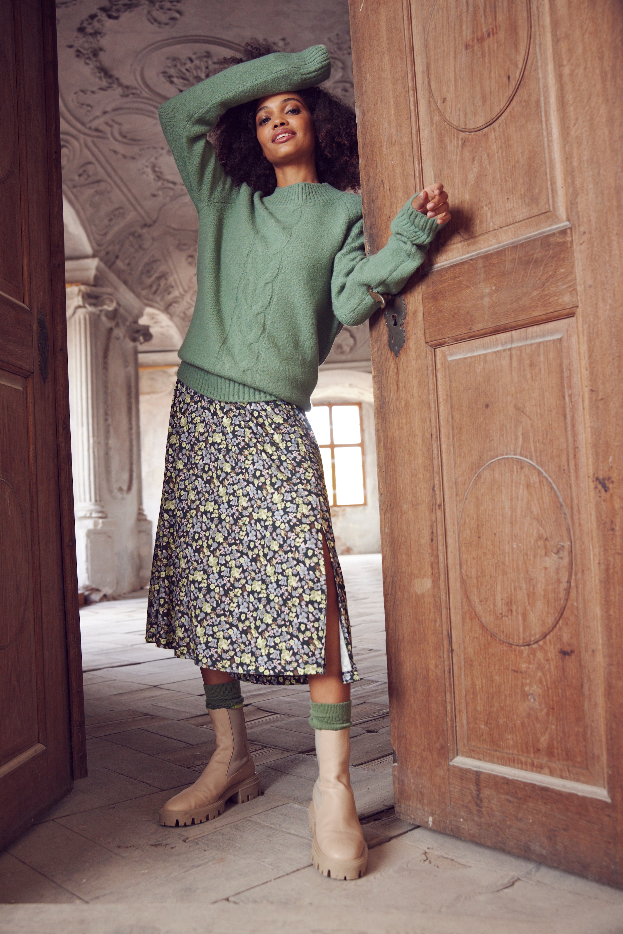 Aniston CASUAL Jerseykleid, Blüten online | niedlichen mit Jelmoli-Versand bedruckt kaufen