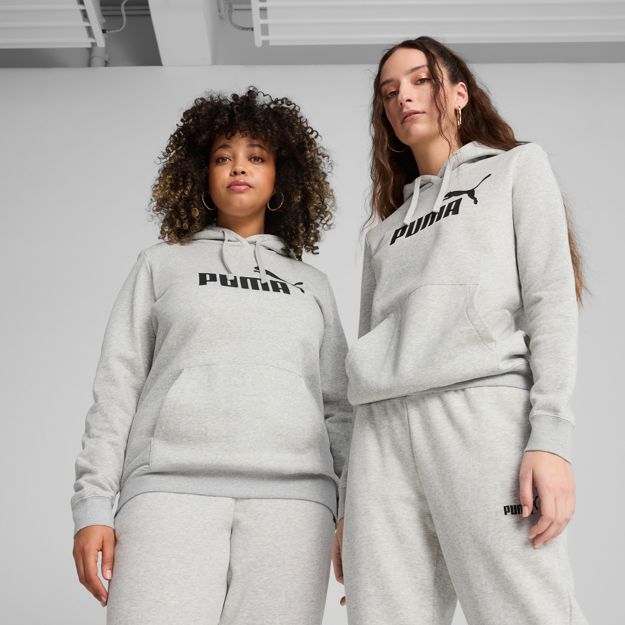 PUMA Kapuzensweatshirt »ESS NO. 1 LOGO HOODIE FL«, mit verstellbarer Kapuze, mit Kängurutasche, Regular Fit