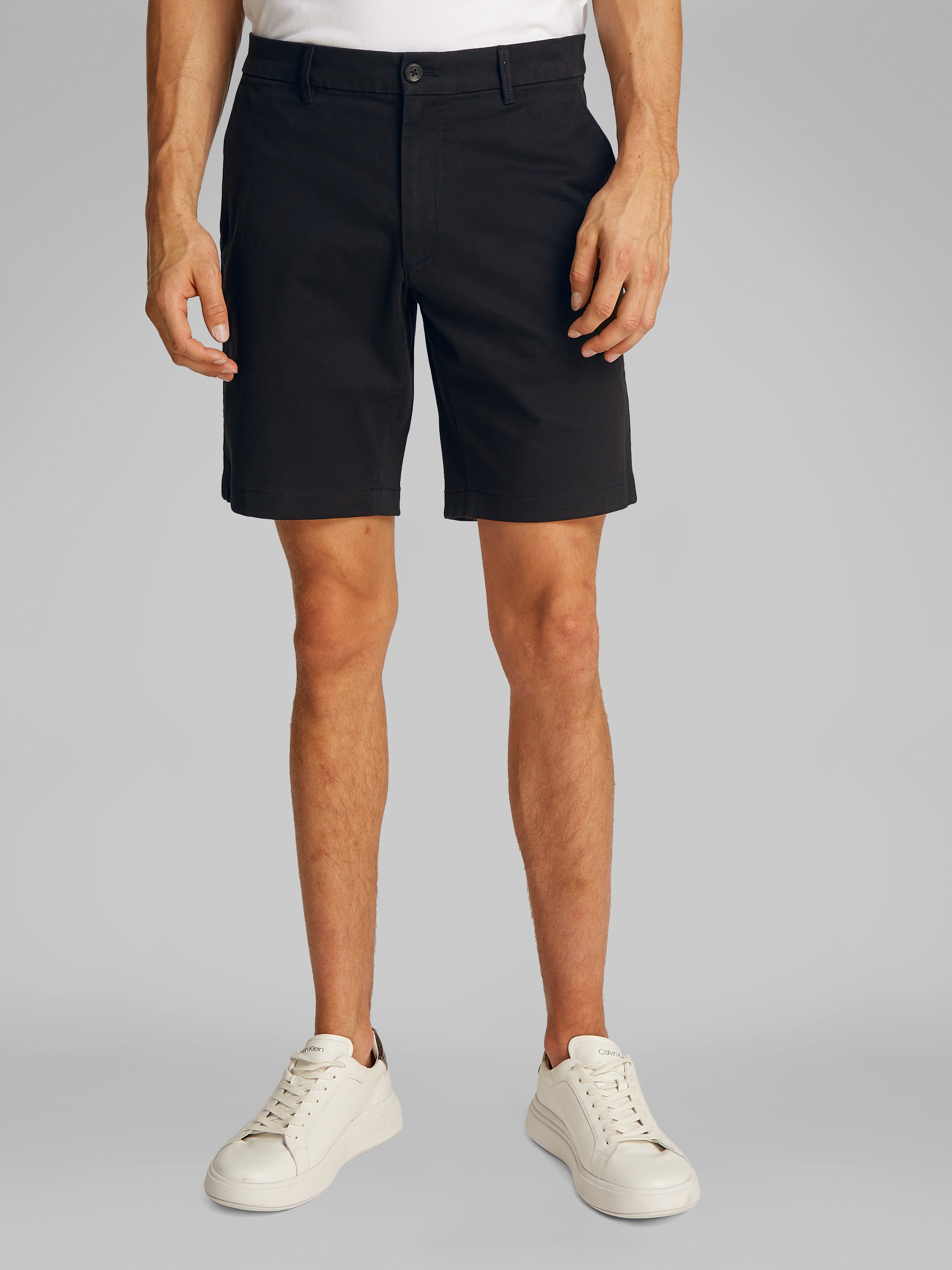 Calvin Klein Chinoshorts »MODERN TWILL SLIM CHINO SHORT« mit Logo-Patch