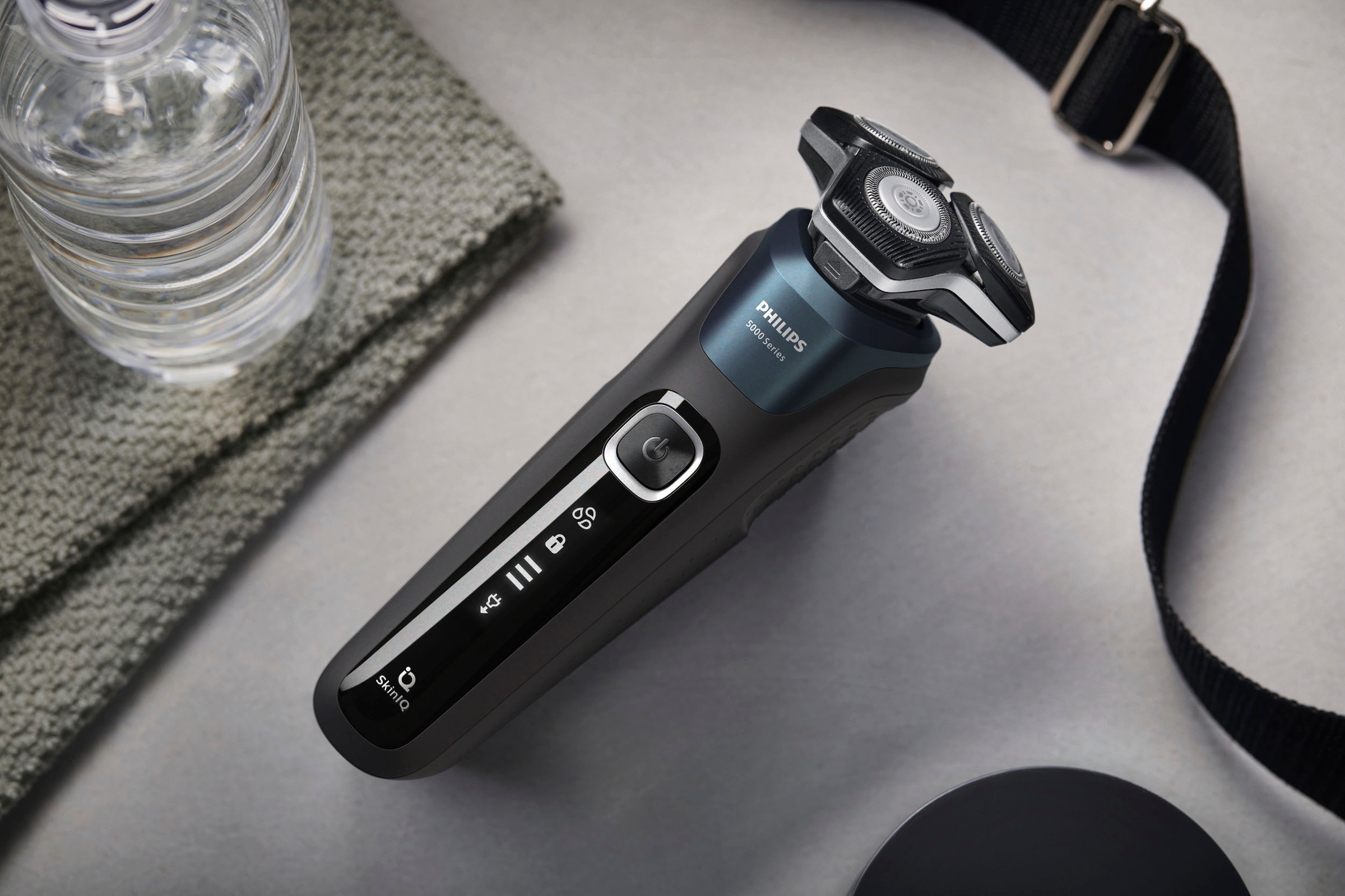 Philips Elektrorasierer »Shaver Series 5000 S5889/11«, ausklappbarer Präzisionstrimmer, Nasen- und Ohrenhaartrimmer, Etui, mit SkinIQ Technologie
