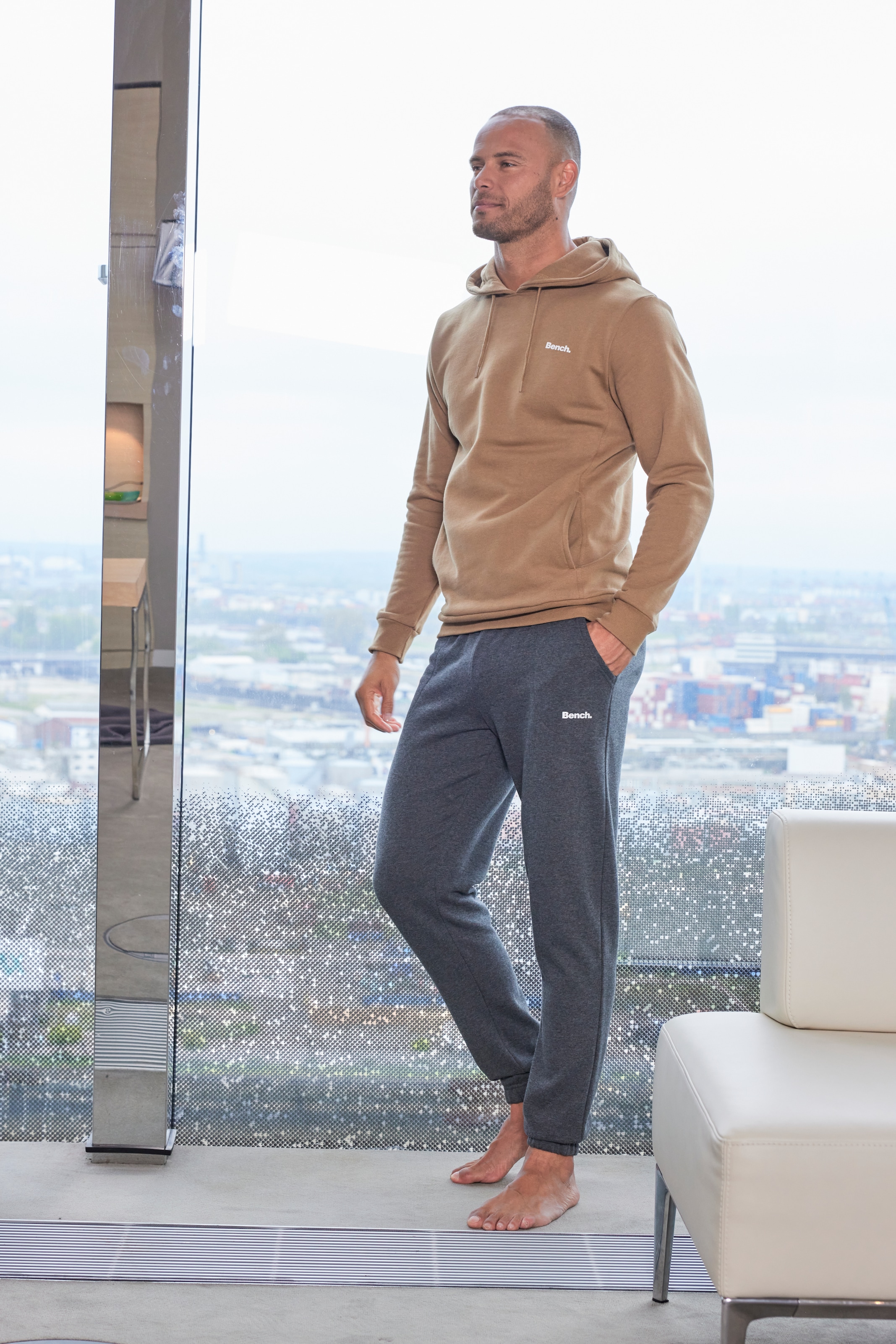 Bench. Loungewear Hoodie, Sweatshirt mit Kapuze und seitlichen Taschen, Baumwollmischung