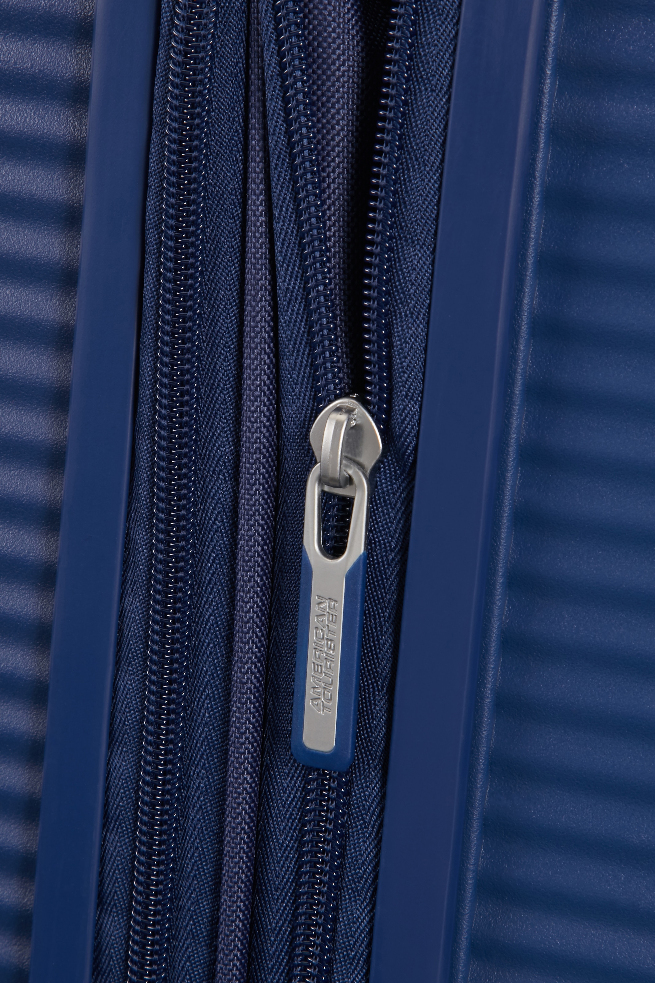American Tourister® Hartschalen-Trolley »SOUNDBOX, in verschiedenen Farben und Grössen«, 4 Rollen, Reisekoffer Trolley Aufgabegepäck TSA-Zahlenschloss Volumenerweiterung