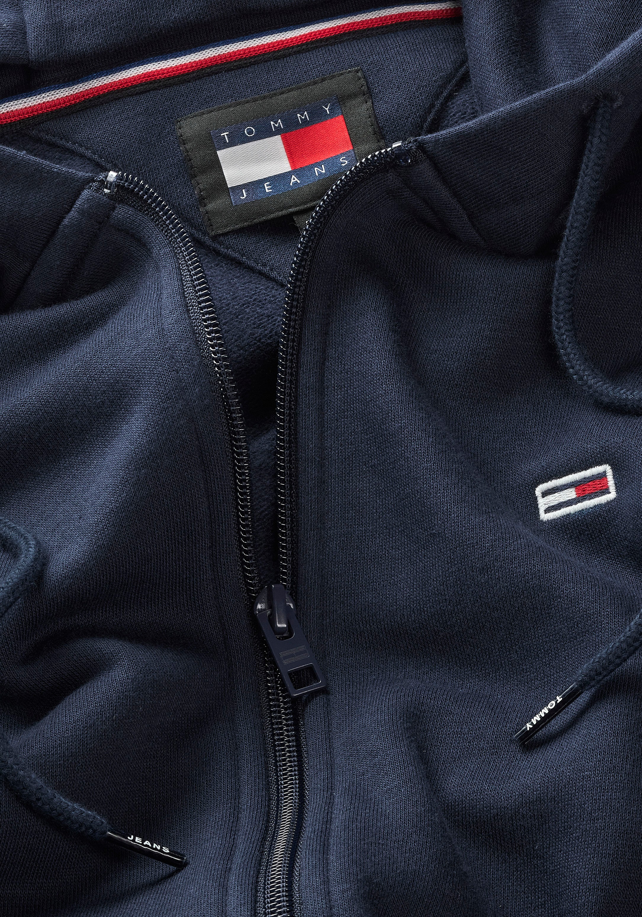 Tommy Jeans Sweatjacke »TJM REG S FLAG ZIP THRU«, mit Logostickerei