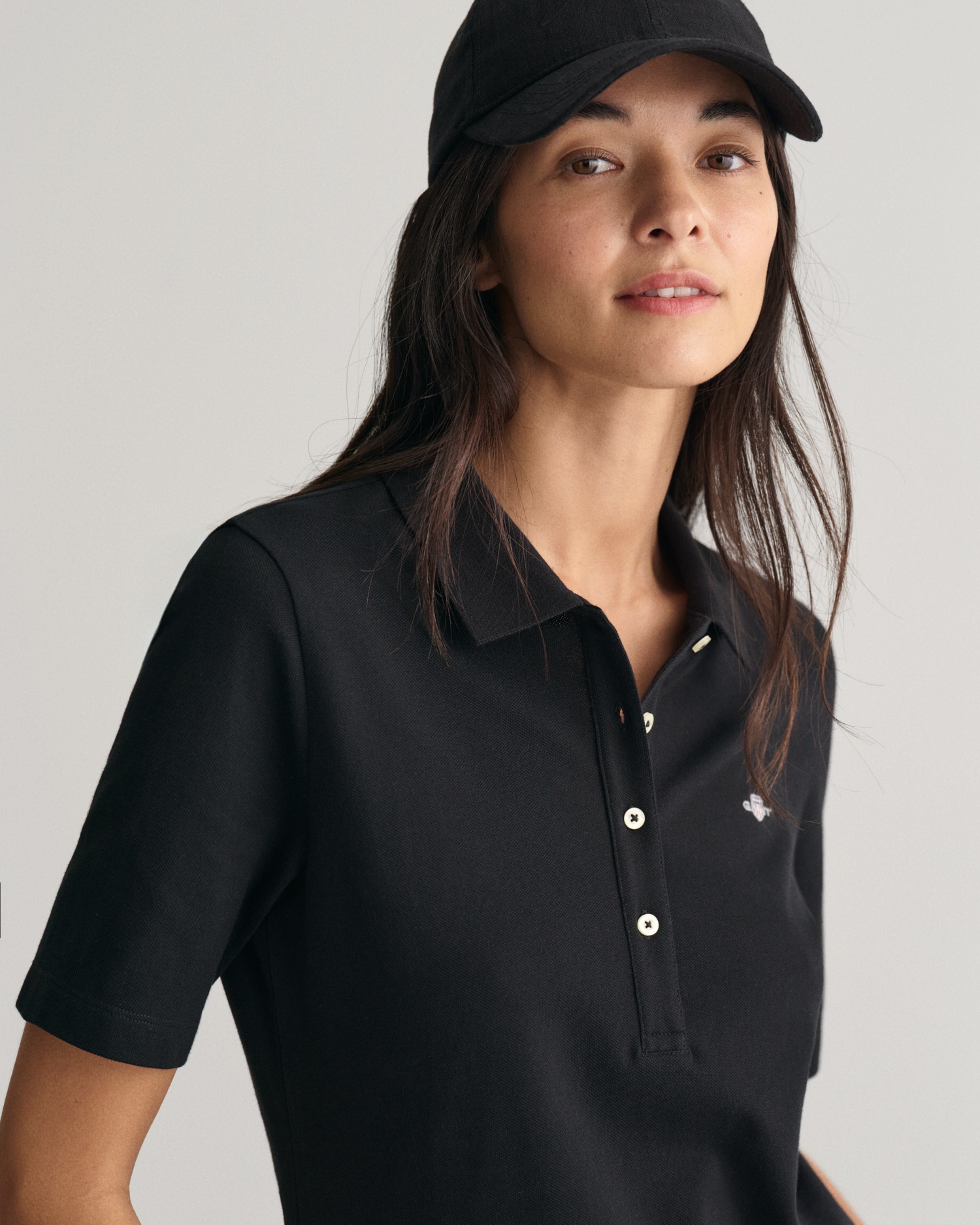 Gant Poloshirt »SLIM SHIELD KA PIQUE POLO«, mit grafischer Logostickerei auf der Brust