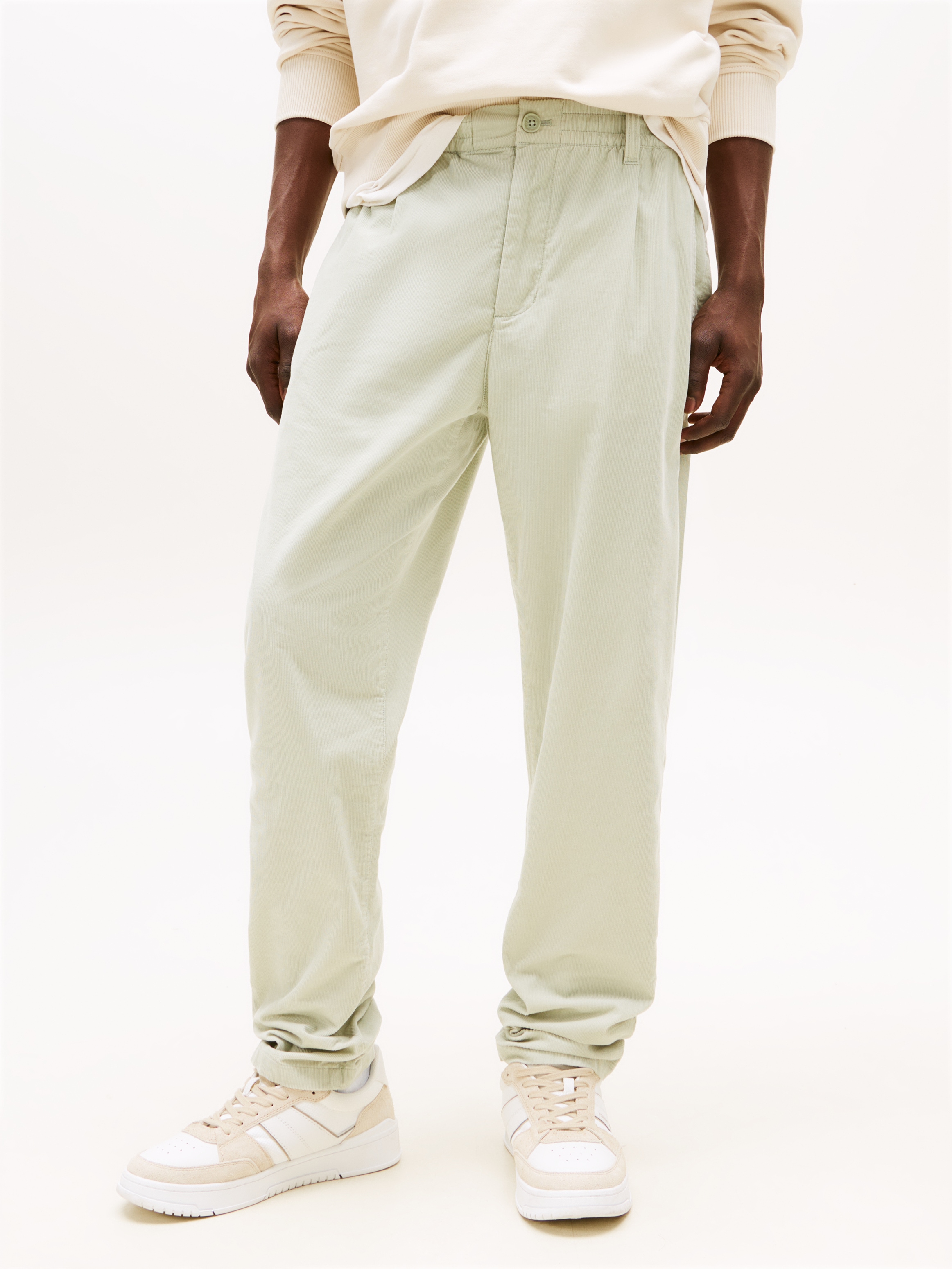 Tommy Jeans Stoffhose »TJM ISAAC LIGHT CORD PANTS« Mit Gürtelschlaufen