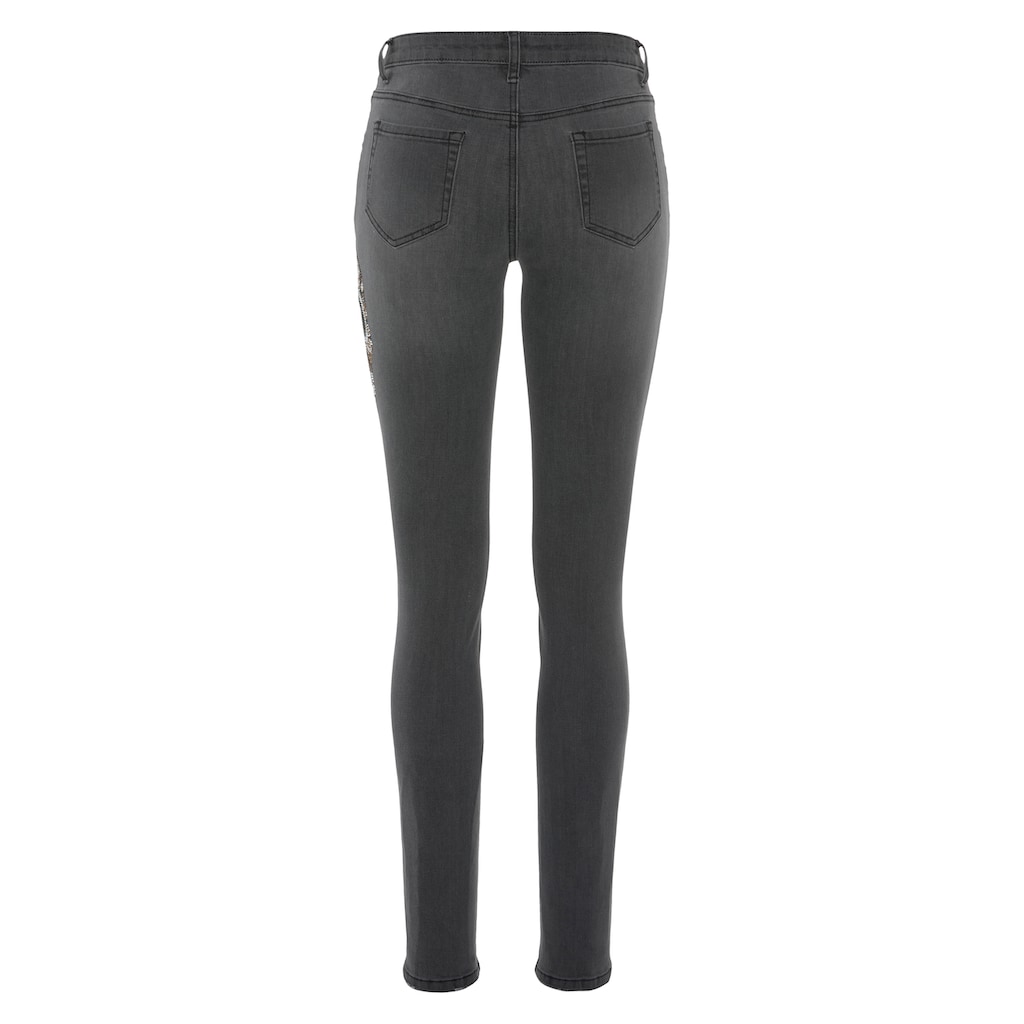 Bruno Banani 5-Pocket-Jeans, Schädel- Applikation  NEUE KOLLEKTION