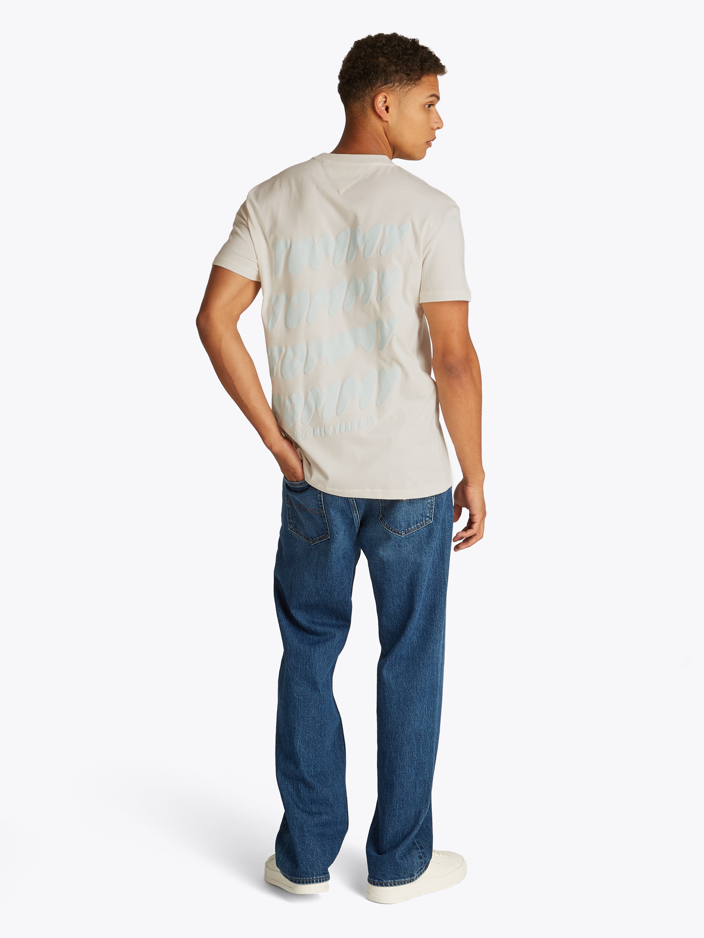 Tommy Jeans Kurzarmshirt »TJM REG BUBBLE BACK SS TEE EXT«, Mit Rundhalsausschnitt