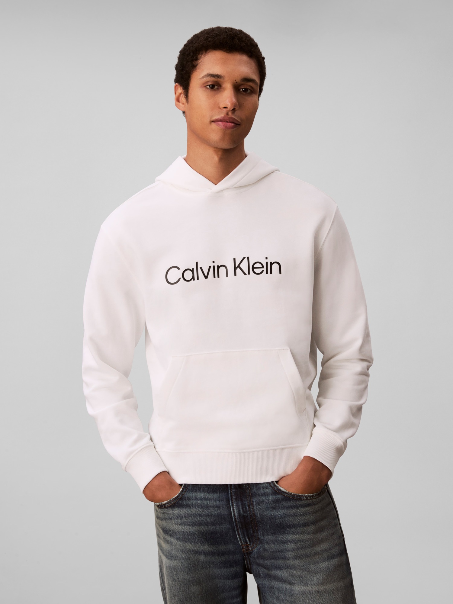 Calvin Klein Kapuzensweatshirt »LS EU STANDARD LOGO 350TERRY PO«, Mit Rundhalsausschnitt, regular fit